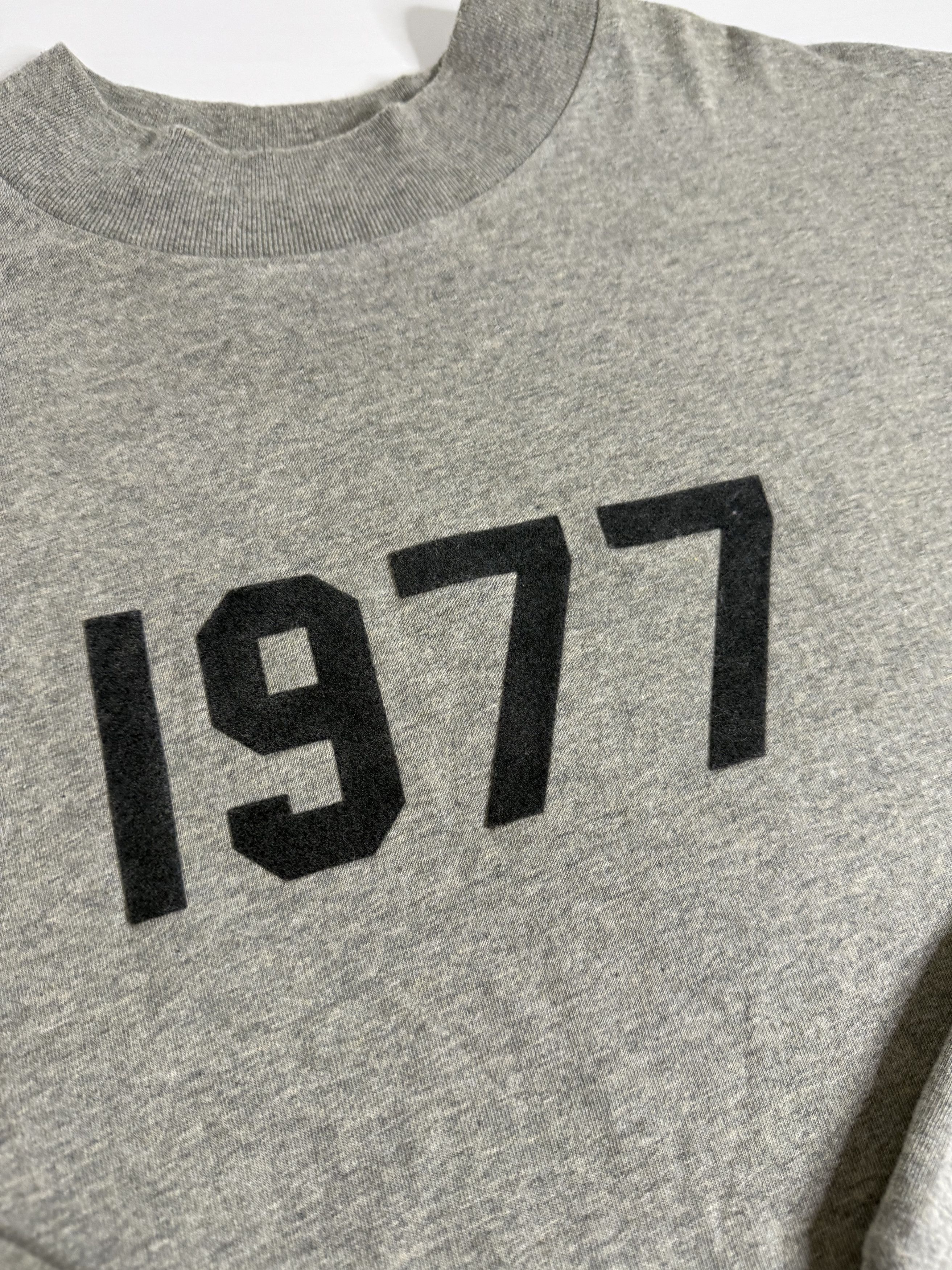 Essentials Essentials L/S 1977 Tee "Grey" Size US L / EU 52-54 / 3 - 2 Thumbnail
