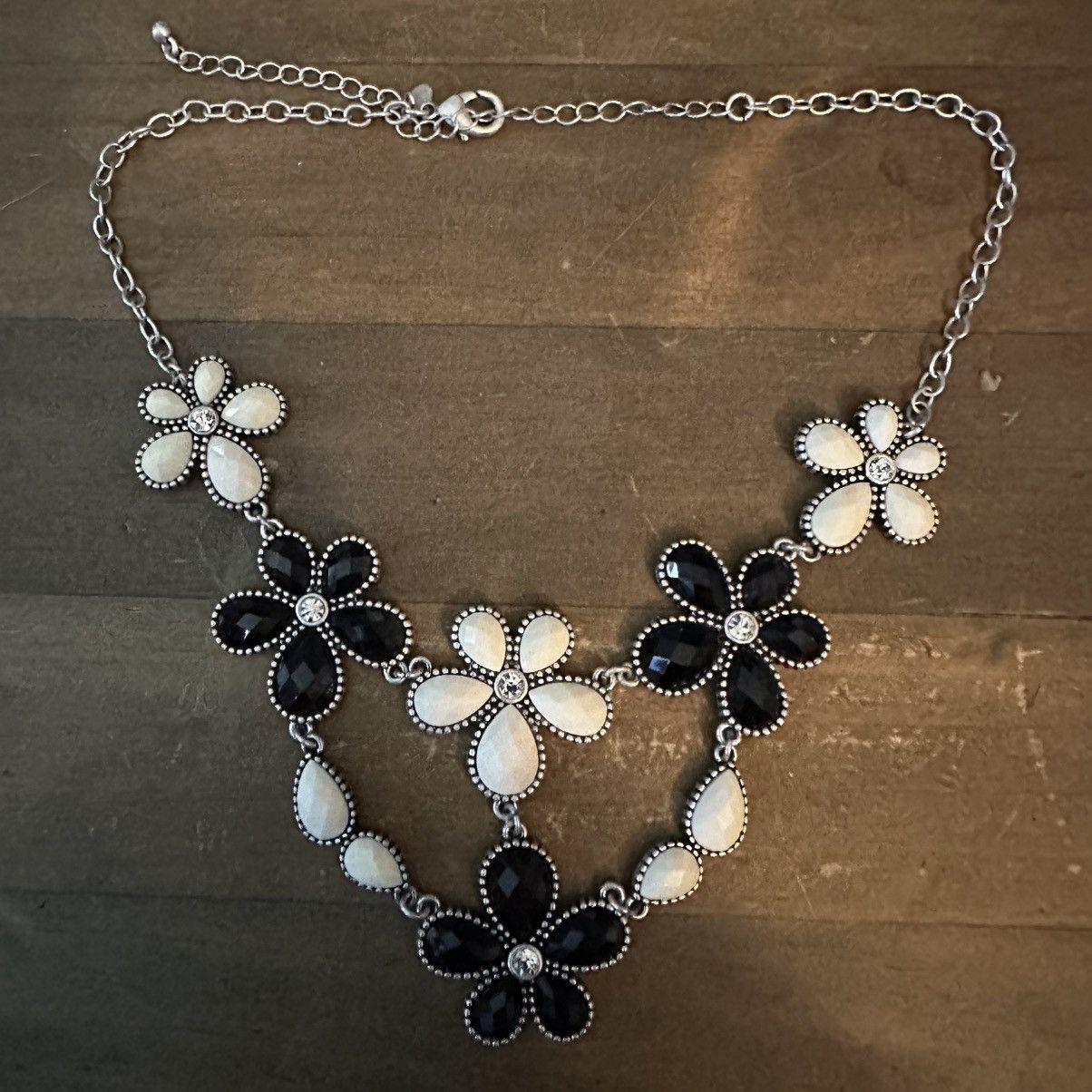 Other Premier Designs black and white flower necklace Size ONE SIZE - 2 Thumbnail