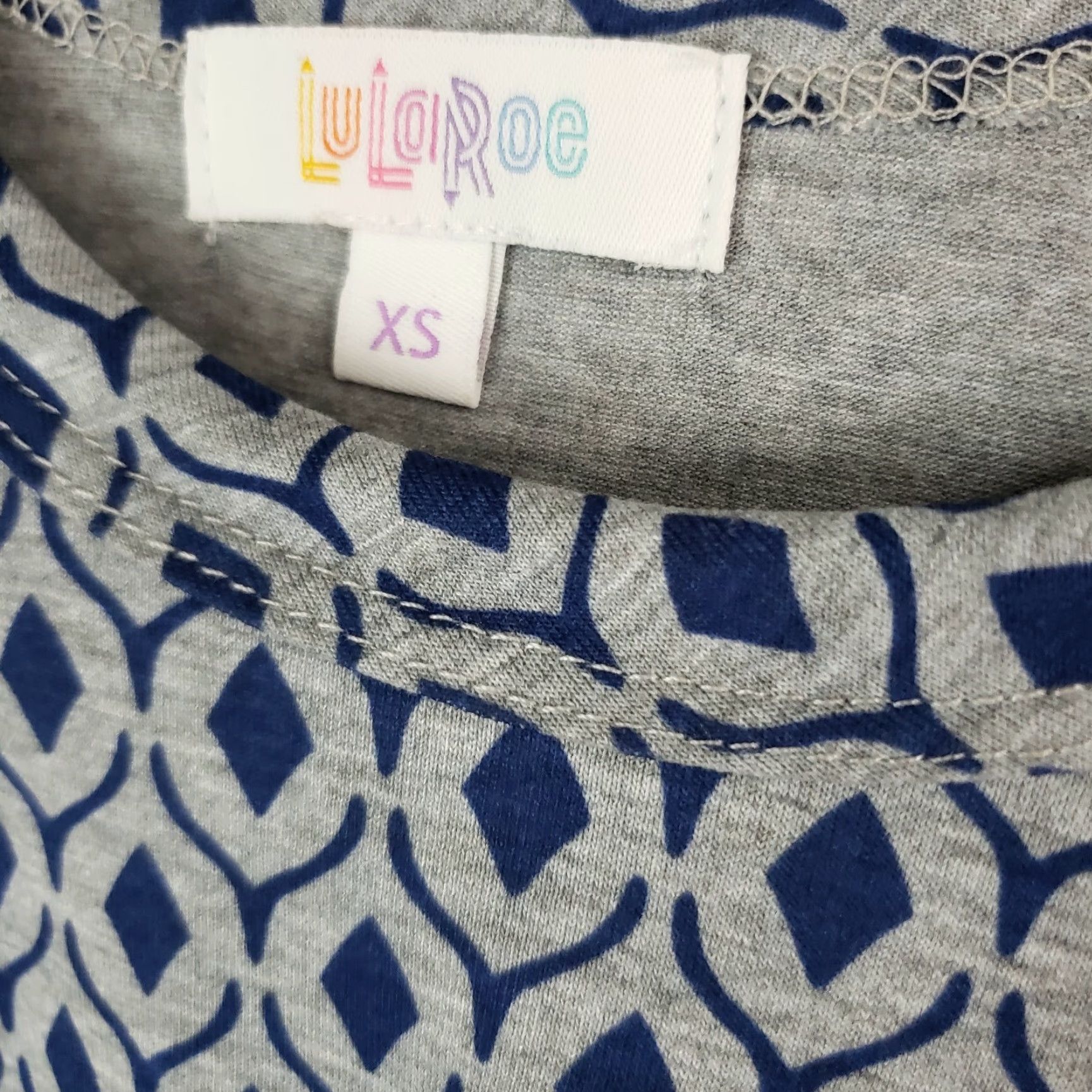 Vintage VINTAGE LuLaRoe Womens Patrick Top XS Blue Gray Short Sleeve Size XS / US 0-2 / IT 36-38 - 5 Thumbnail