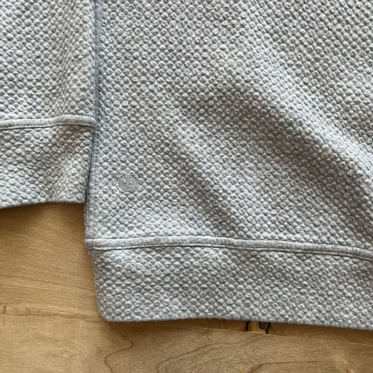 Lululemon Lululemon All Yours Bubble Dot Pullover Small Gray Casual Size US M / EU 48-50 / 2 - 7 Thumbnail