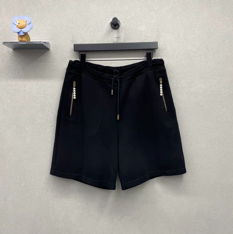 Louis Vuitton Louis Vuitton size l Pearl Black Shorts 2503-Nextarrow Size US 30 / EU 46 - 1 Thumbnail