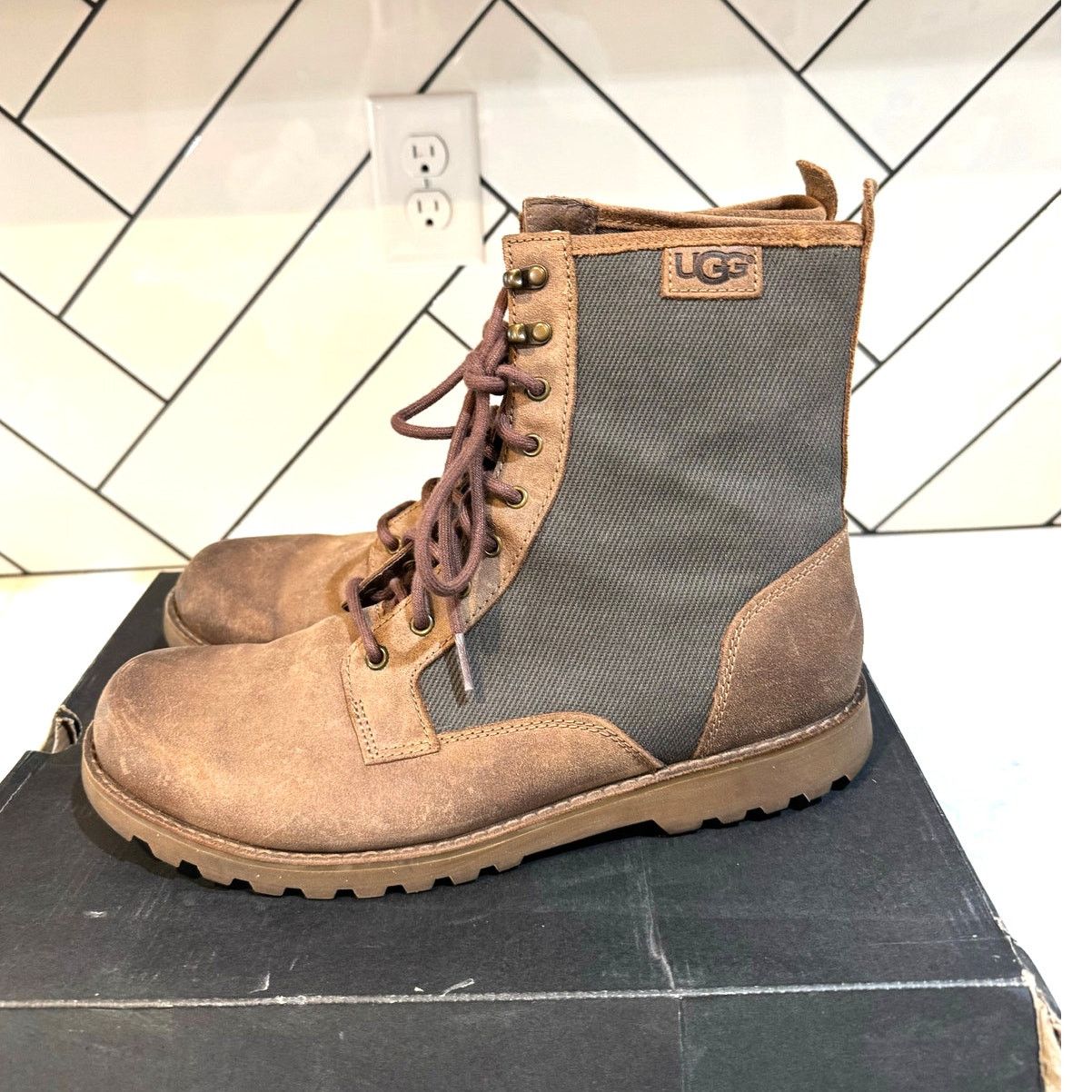 Ugg UGG Montgomery combat boots chestnut leather olive canvas Size US 12 / EU 45 - 6 Thumbnail