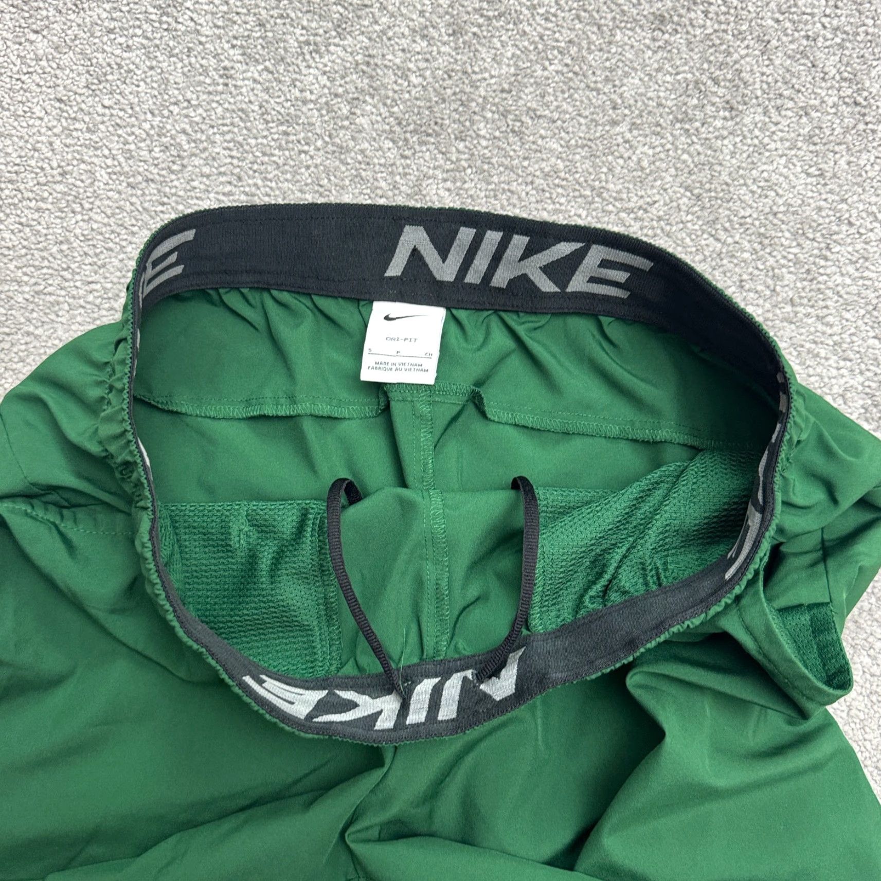 Nike Nike Dri-Fit De La Salle Short Mens Small Green Athletic Shorts Size US 28 / EU 44 - 7 Thumbnail