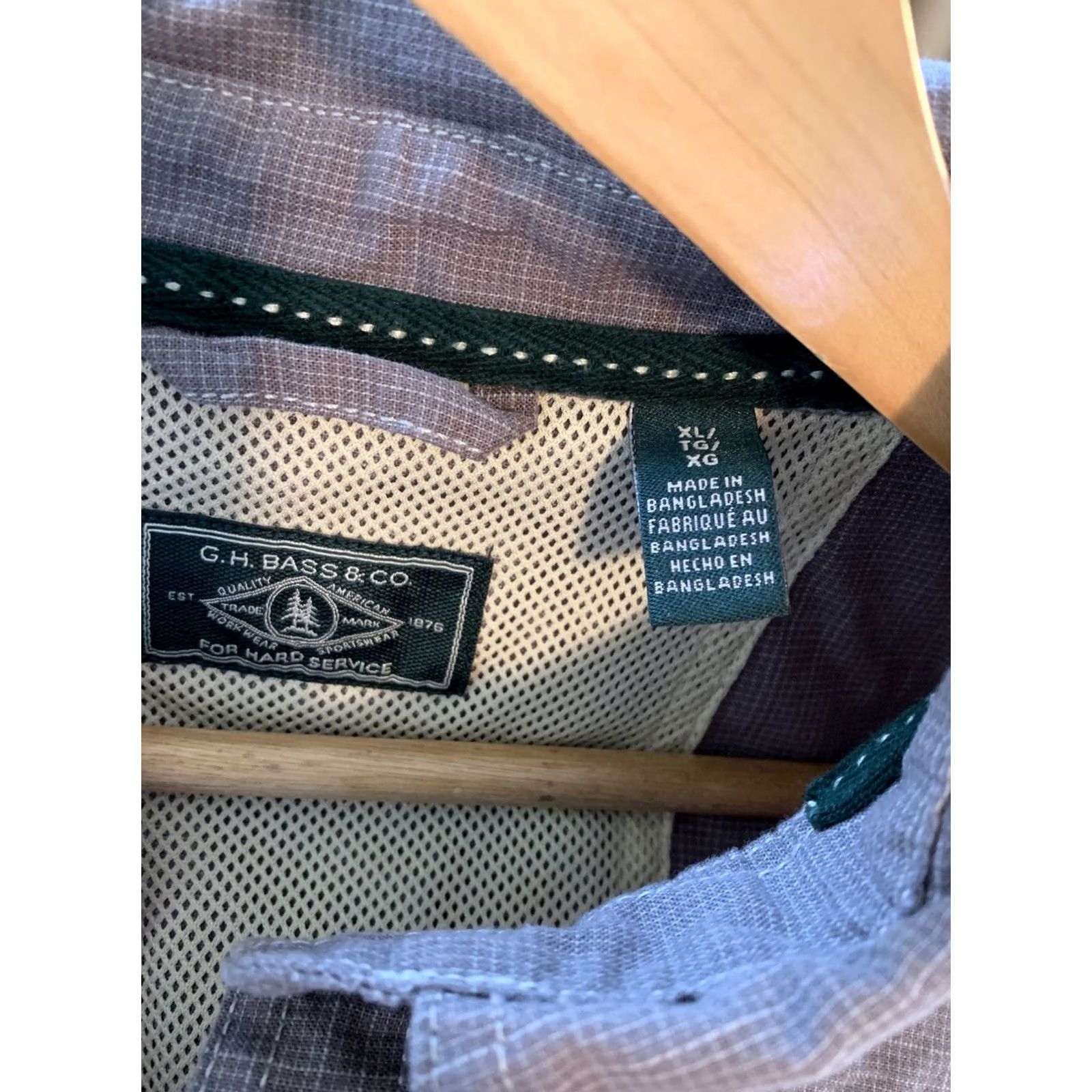 Vintage G.H Bass & Co Men’s XL Short Sleeve Gray Button Down Hiking/Fishing Shirt Shirt Mens XL Gray Button-Down Outdoors Apparel Size US XL / EU 56 / 4 - 4 Thumbnail