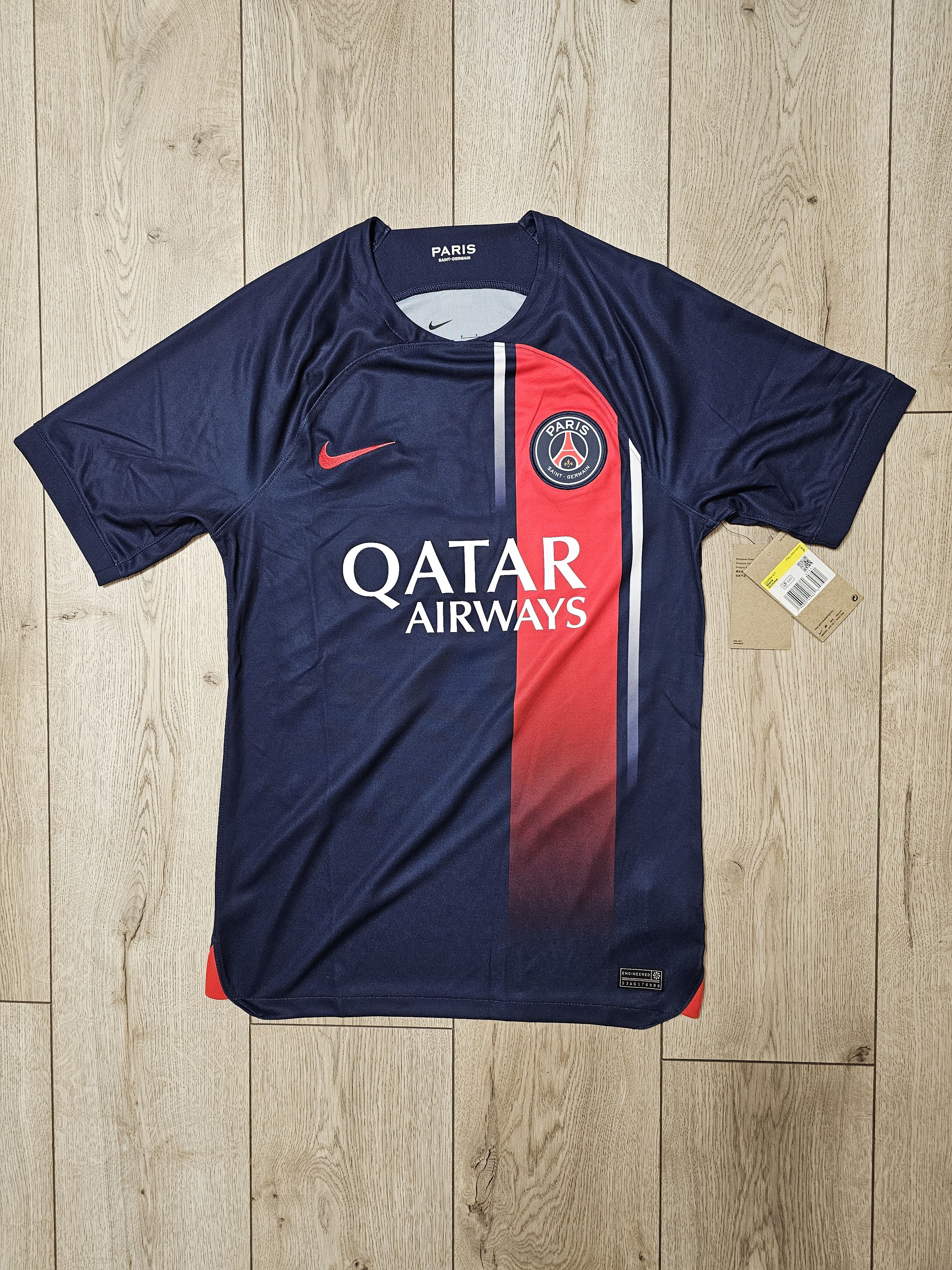 Nike PSG PARIS SAINT-GERMAIN 2024 MBAPPE FOOTBALL SOCCER JERSEY Size US S / EU 44-46 / 1 - 2 Thumbnail