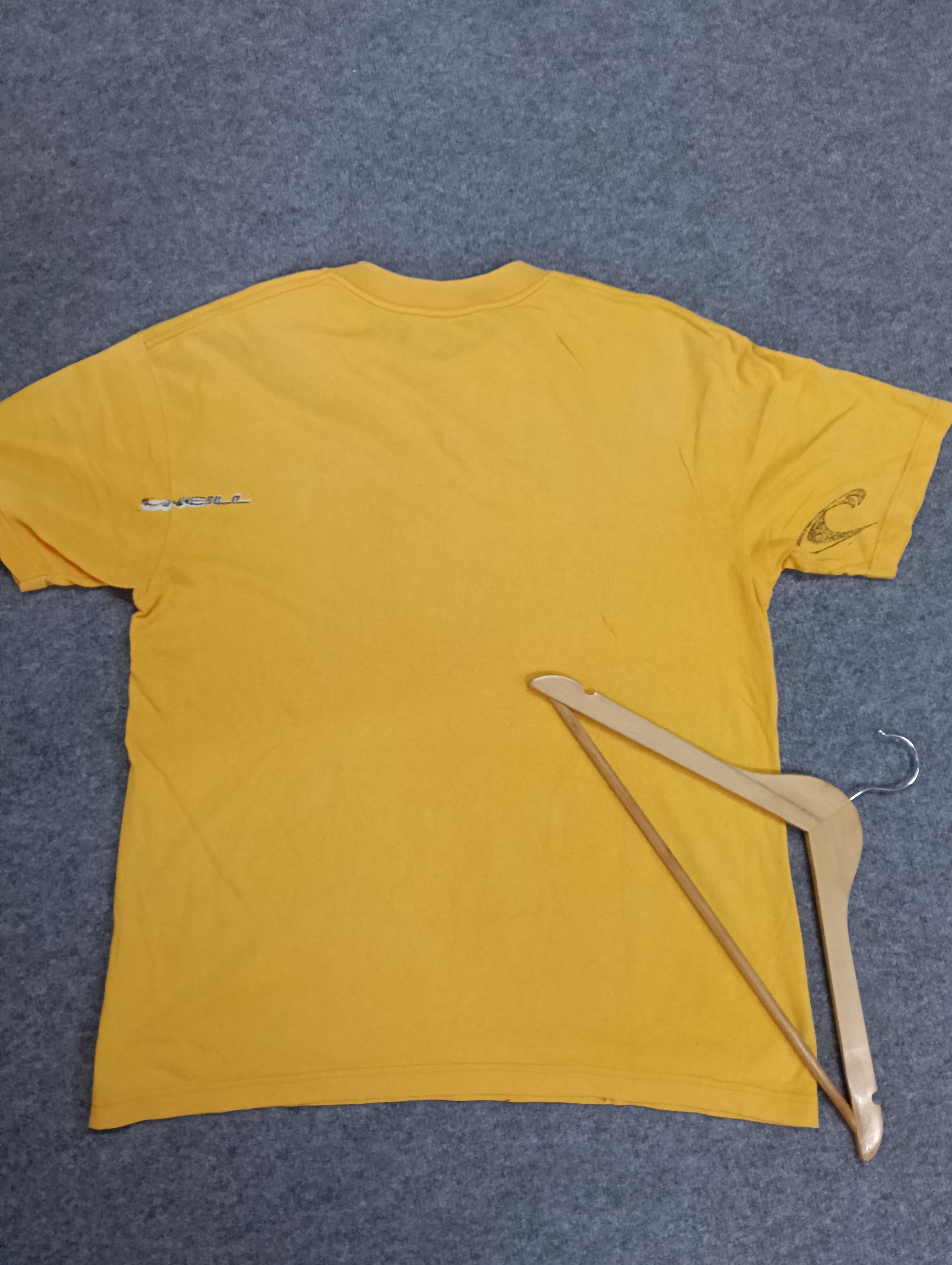 O'Neill Vintage O'Neil yellow Tshirt. Size US M / EU 48-50 / 2 - 4 Thumbnail