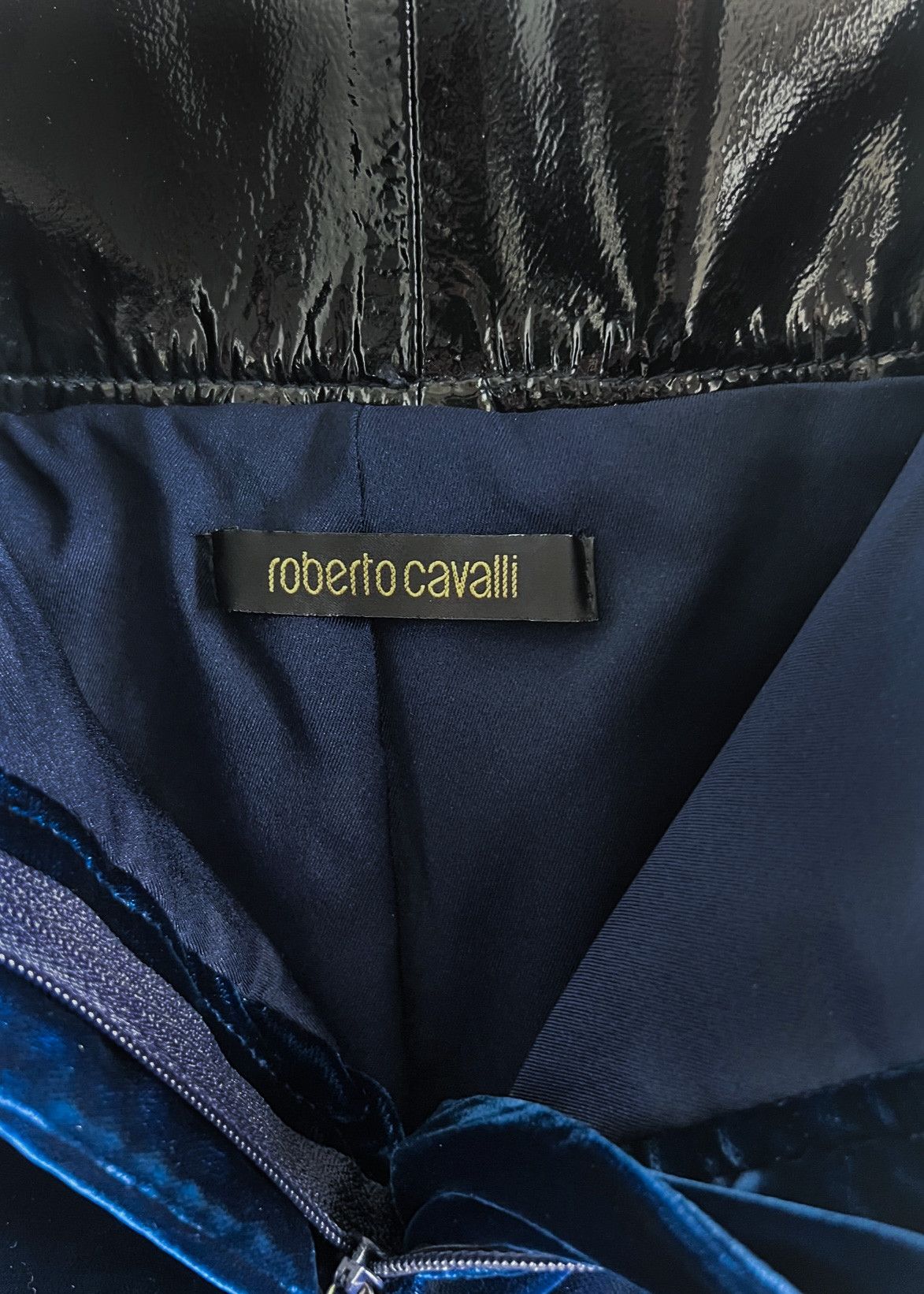Roberto Cavalli Roberto Cavalli Blue Velvet Patent Leather Accent Skirt Size 27" / US 4 / IT 40 - 6 Thumbnail