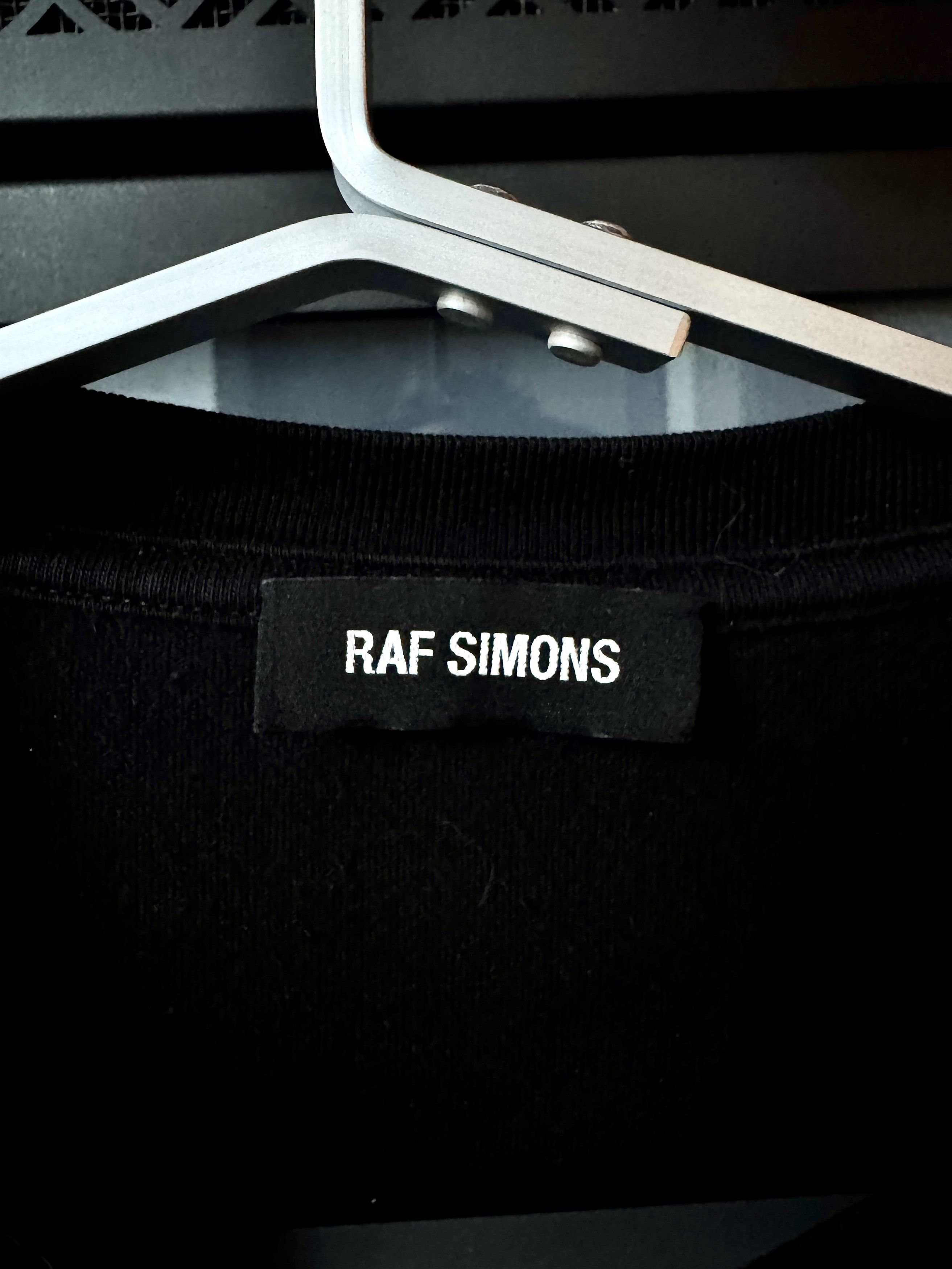 Raf Simons Raf Simons Paris Runway T Shirt! US Men's L Size US L / EU 52-54 / 3 - 3 Thumbnail