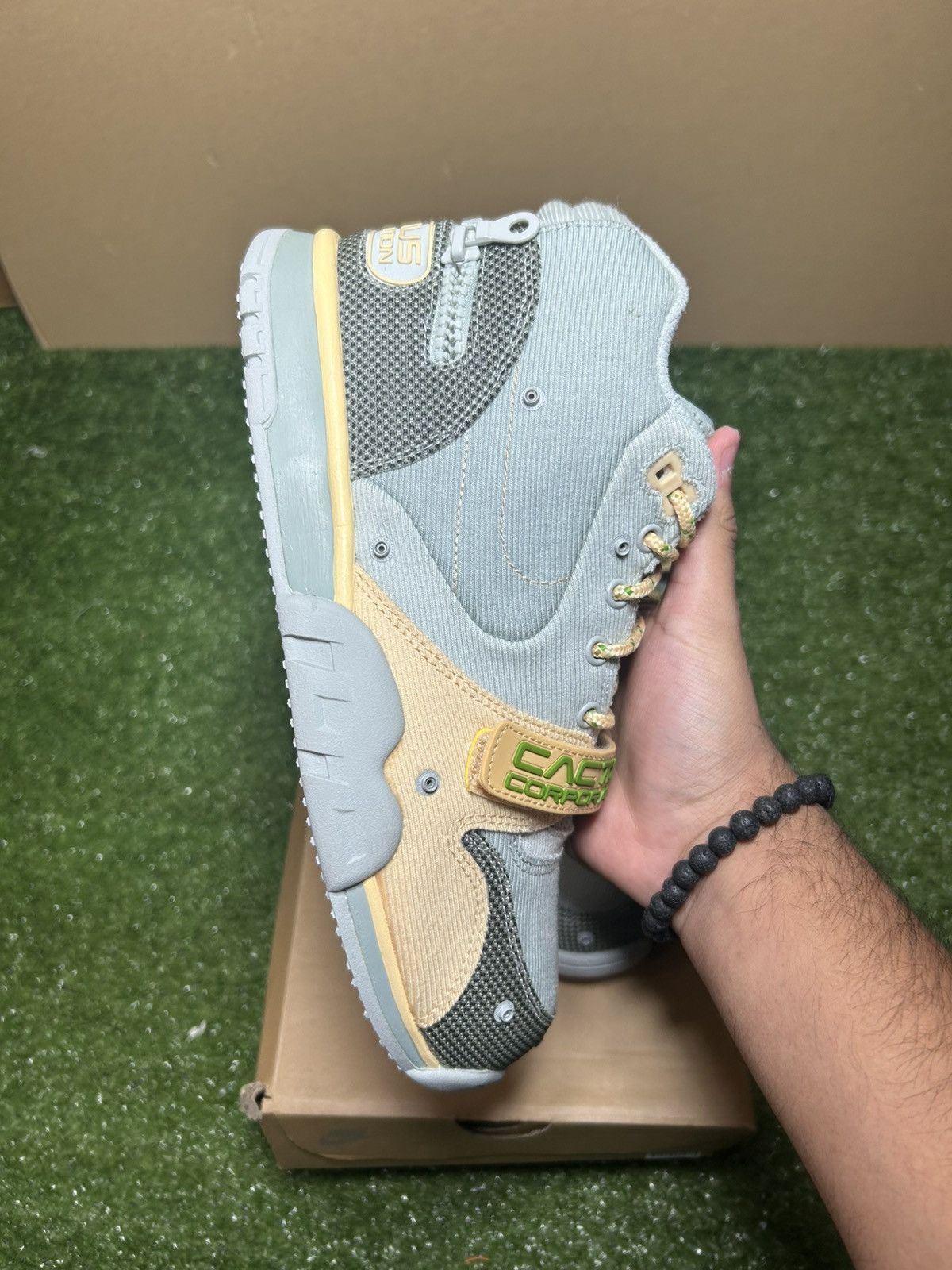 Nike × Travis Scott Nike travis scott air trainer 1 SP grey haze Size US 8 / EU 41 - 5 Thumbnail