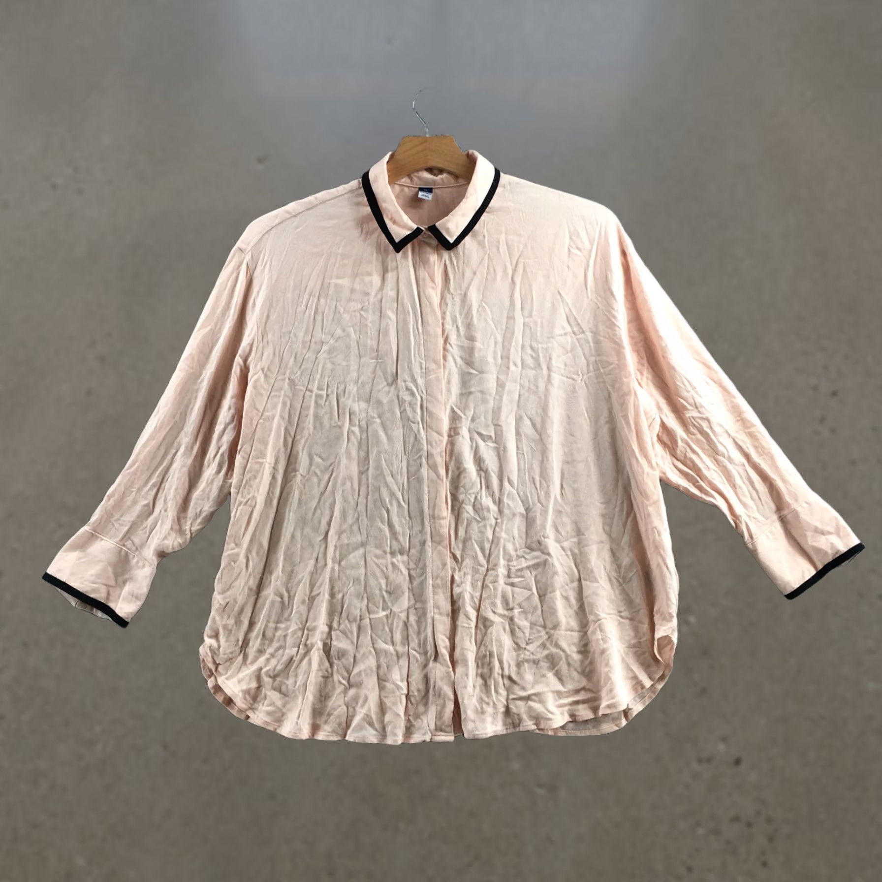 Old Navy Old Navy Shirt Womens 2X Pink Rayon Long Sleeve Collared Button Up Casual NEW Size XXL / US 16-18 / IT 52-54 - 1 Thumbnail