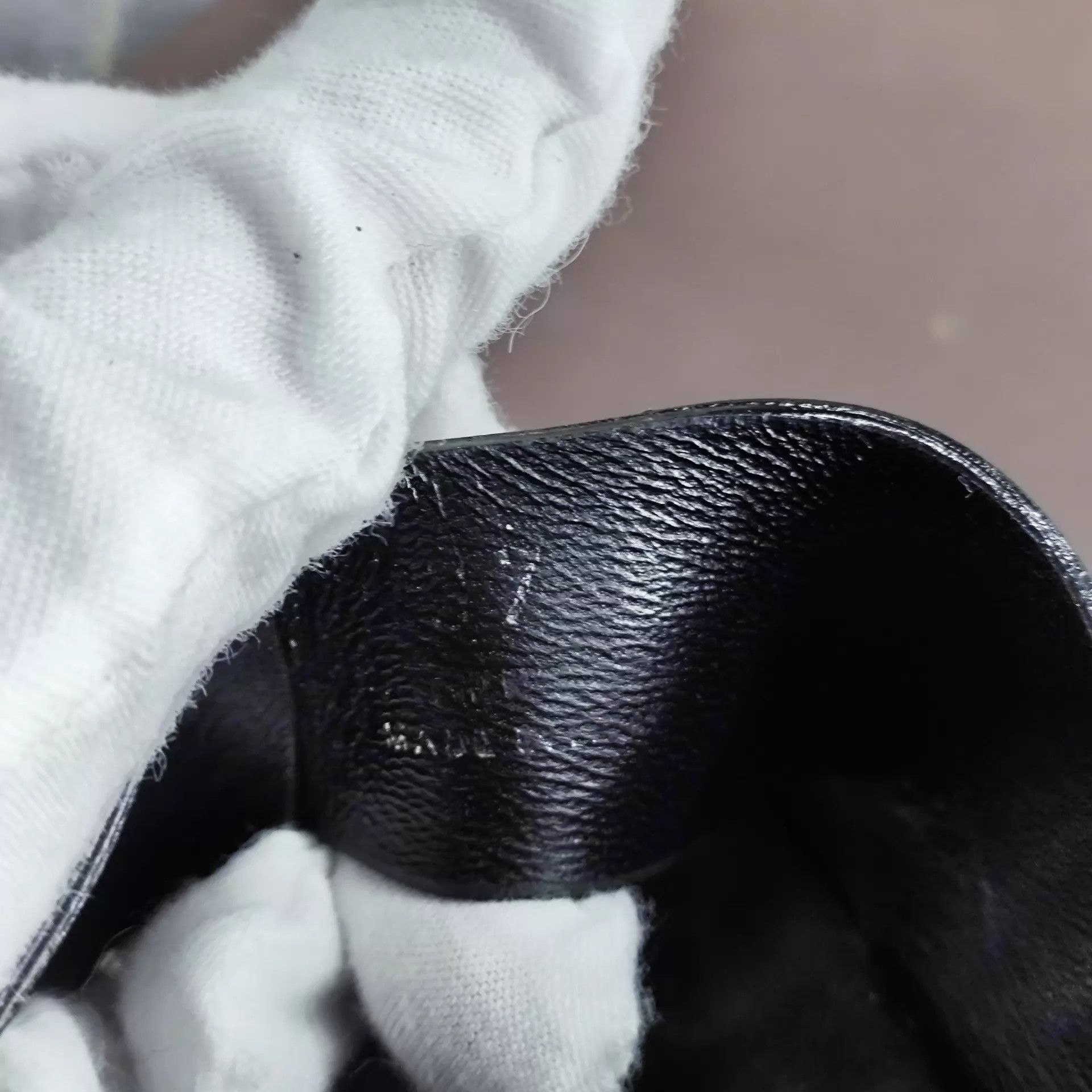 Roger Vivier RV Leather Slippers 37 Black 260501CWH3X01 Size US 6.5 / IT 36.5 - 5 Thumbnail