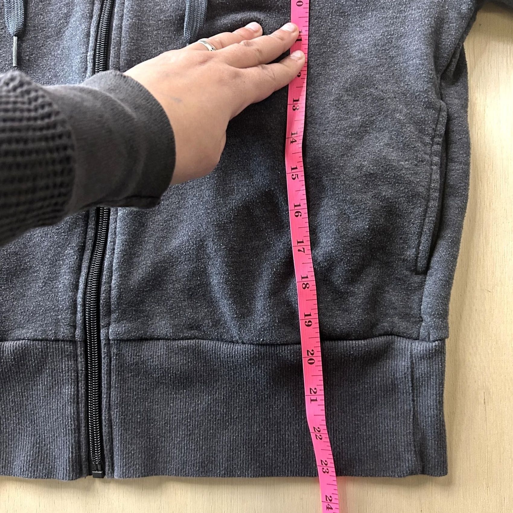 Victoria's Secret Victoria's Secret Hoodie Womens XS Gray Full Zip Angel Love Dream Graphic Fleece Size XS / US 0-2 / IT 36-38 - 5 Thumbnail