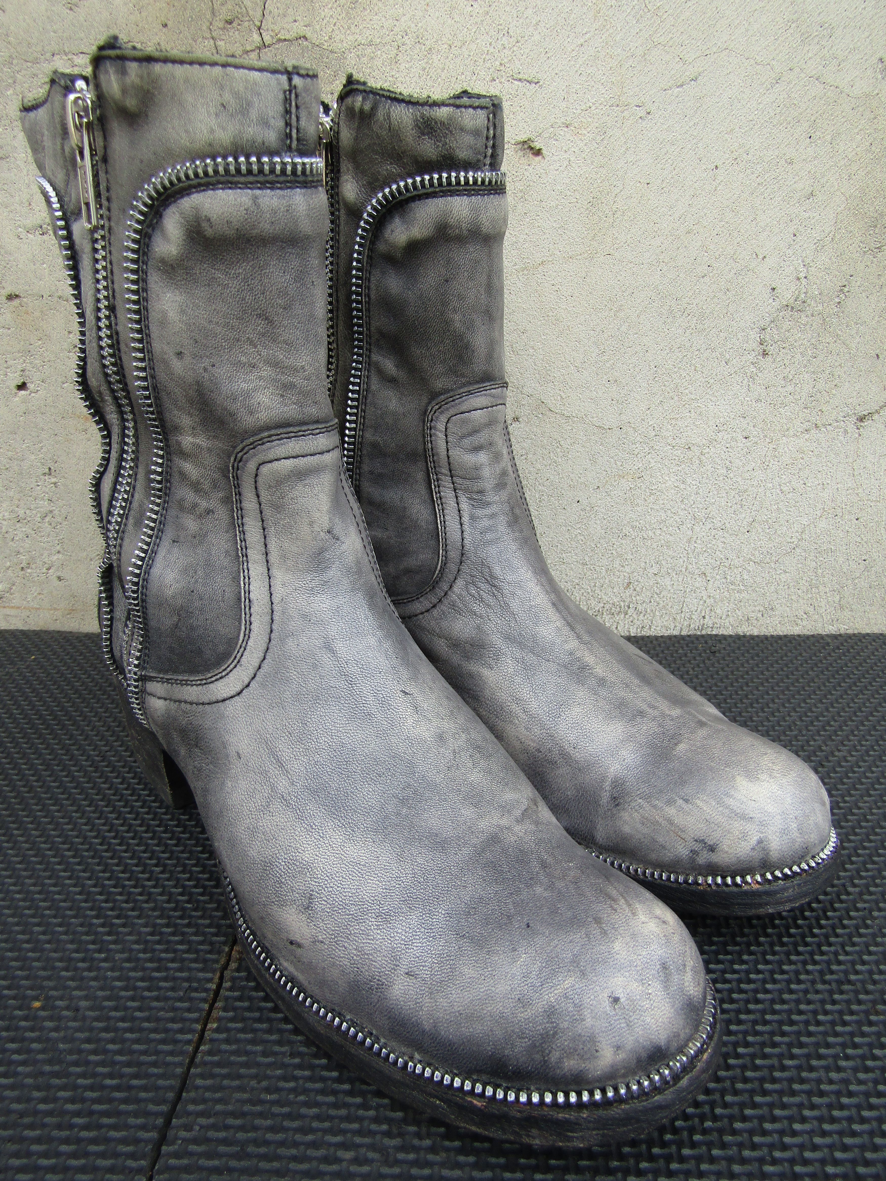 Old Gringo Old Gringo Distressed Gray Leather Low Western Zipper Accent Size US 7 / IT 37 - 7 Thumbnail
