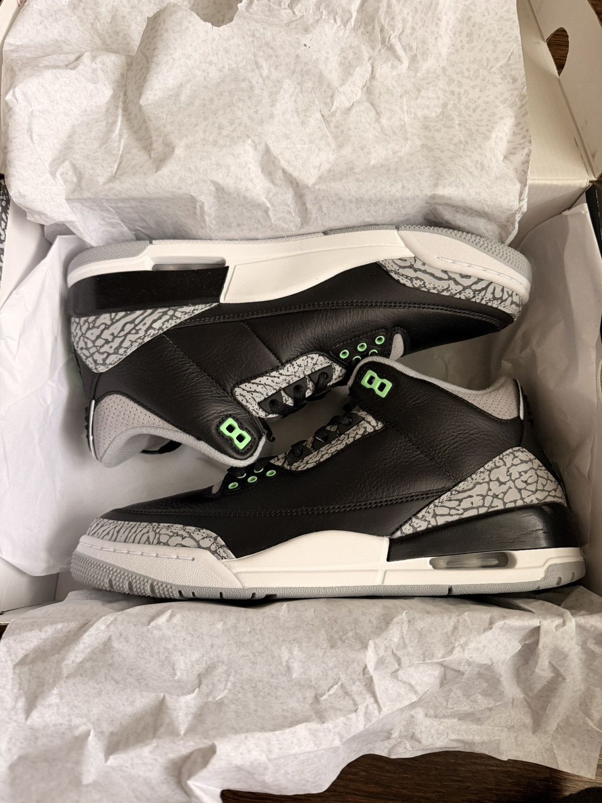 Jordan Brand Air Jordan 3 - RetroGreen Glow Size US 9.5 / EU 42-43 - 10 Thumbnail