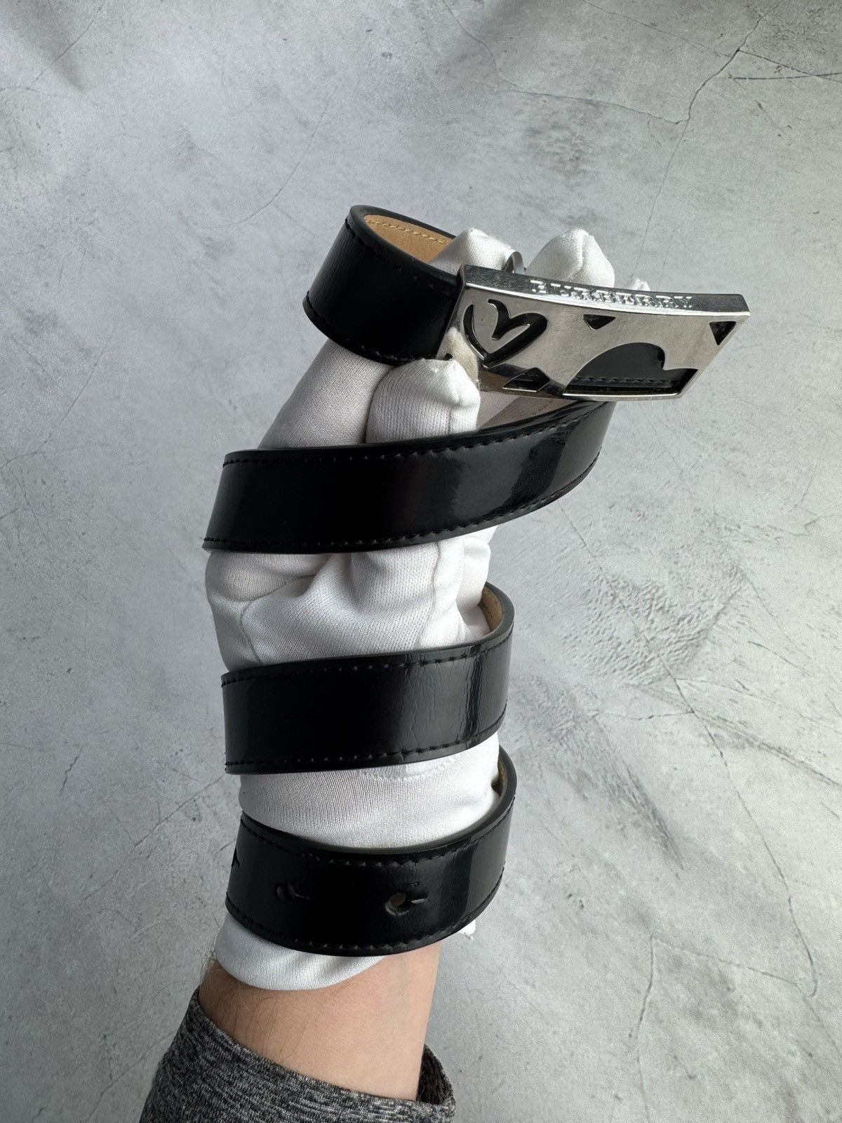 Burberry Burberry Heart Buckle Black Patent Belt Size ONE SIZE - 4 Thumbnail
