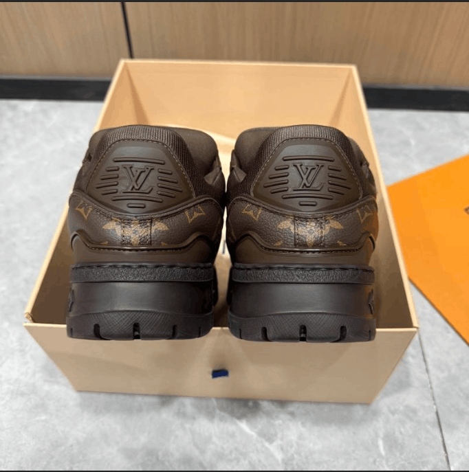 Louis Vuitton Louis Vuitton low-top sneakers Size US 5 / EU 37 - 3 Thumbnail