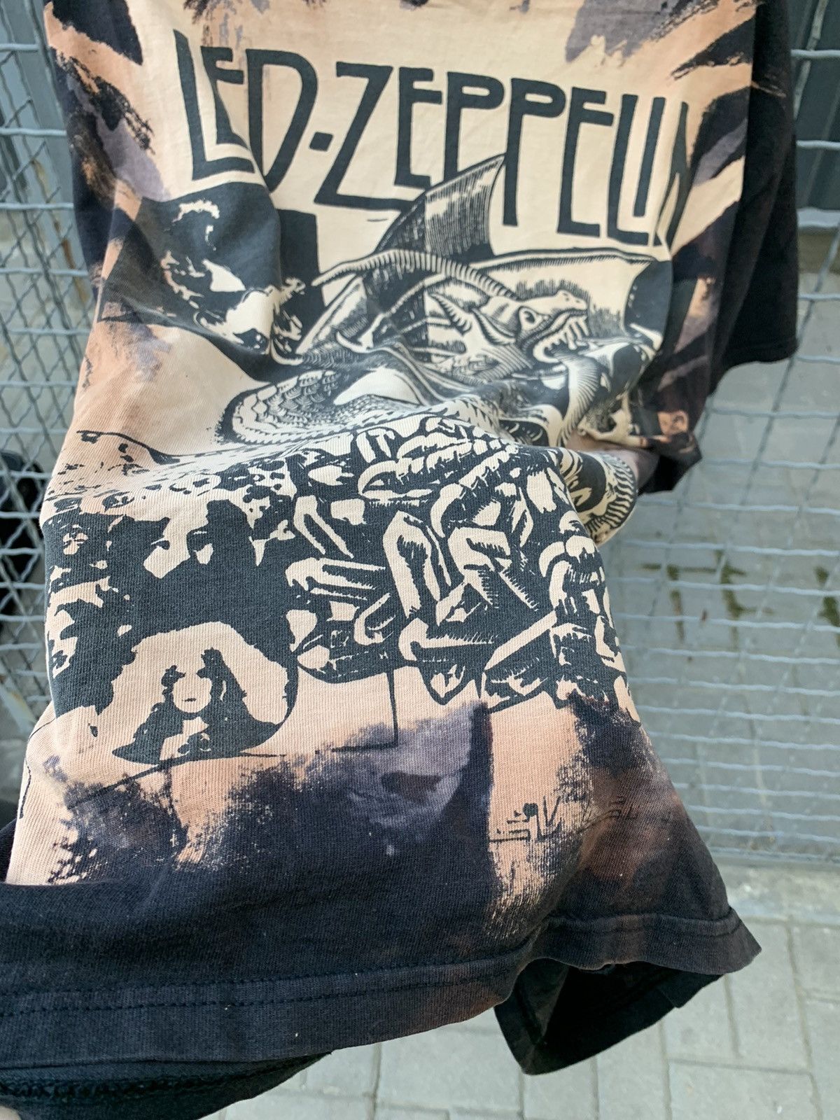 Band Tees Vintage Thrashed Led Zeppelin All Over Print Shirt Size US XL / EU 56 / 4 - 9 Thumbnail