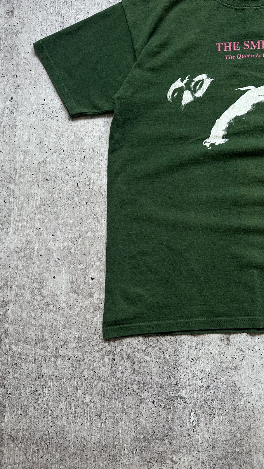 Band Tees 00s The Smiths The Queen is Dead Vintage Sun Faded Tee Size US M / EU 48-50 / 2 - 4 Thumbnail