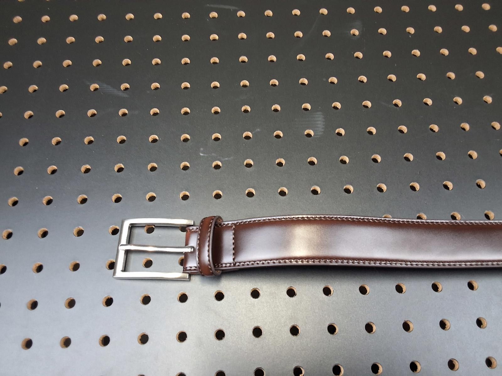 Other Sleek Brown Leather Belt - Style Meets Function! Size ONE SIZE - 3 Thumbnail