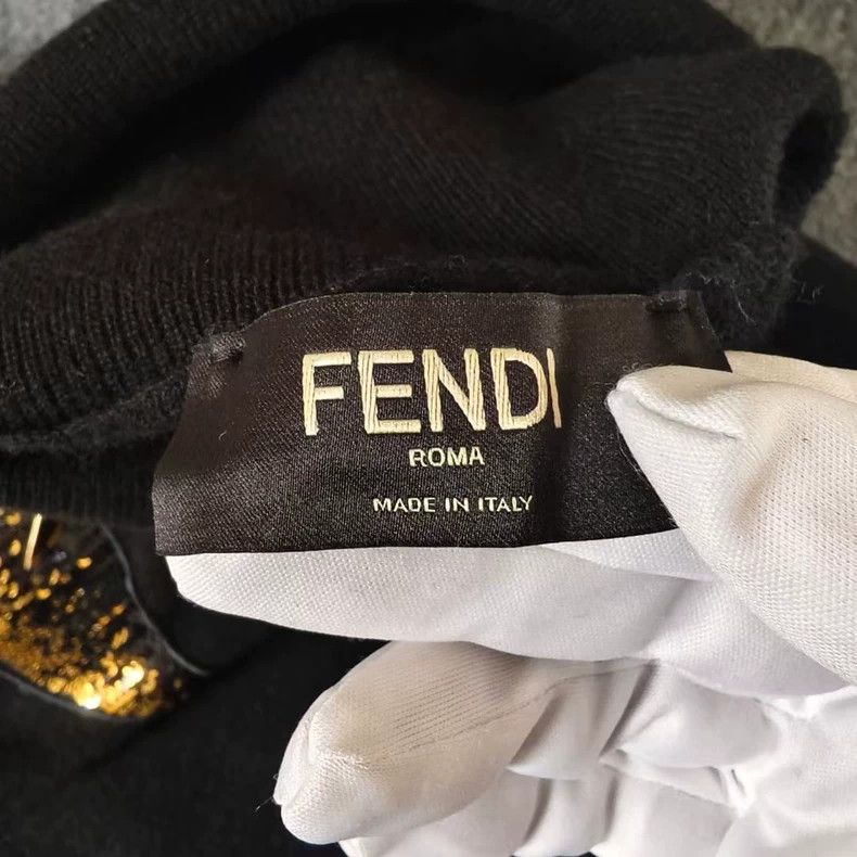 Fendi Fendi High-necked scaled devil cashmere sweater Size US M / EU 48-50 / 2 - 4 Thumbnail