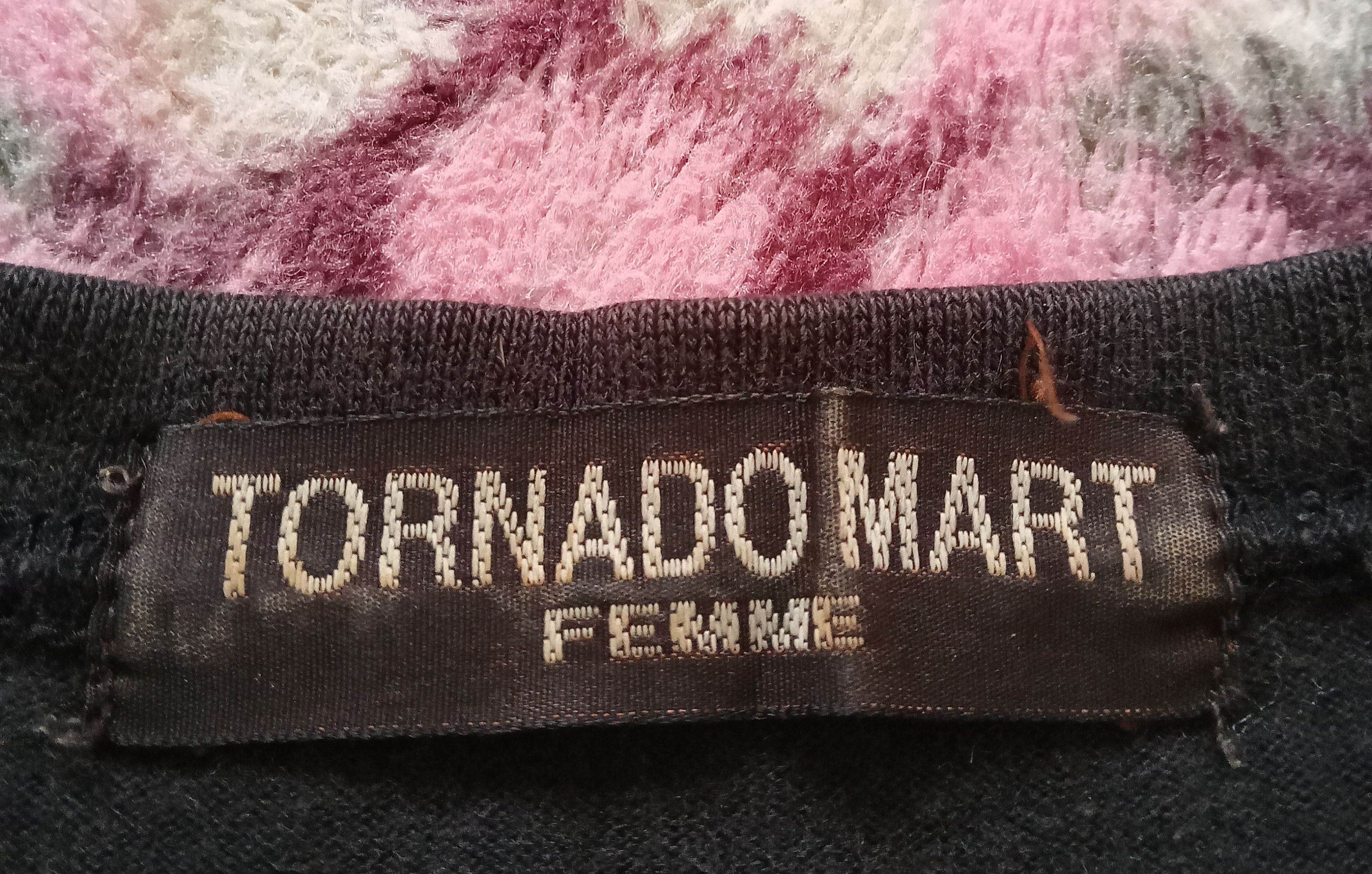 Tornado Mart Tornado Mart Femme Distressed T Shirt Size S / US 4 / IT 40 - 2 Thumbnail