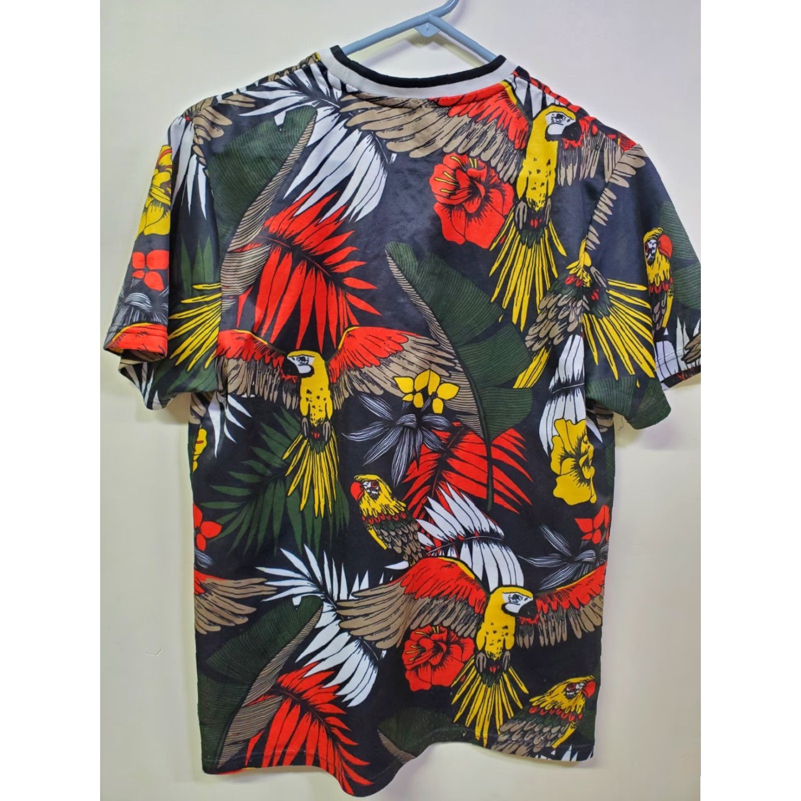 Southpole Southpole Men’s T-shirt Red Parrot Graphic Print Crew Neck Short Sleeve Size M Polyester Shirt Mens Size US M / EU 48-50 / 2 - 4 Thumbnail