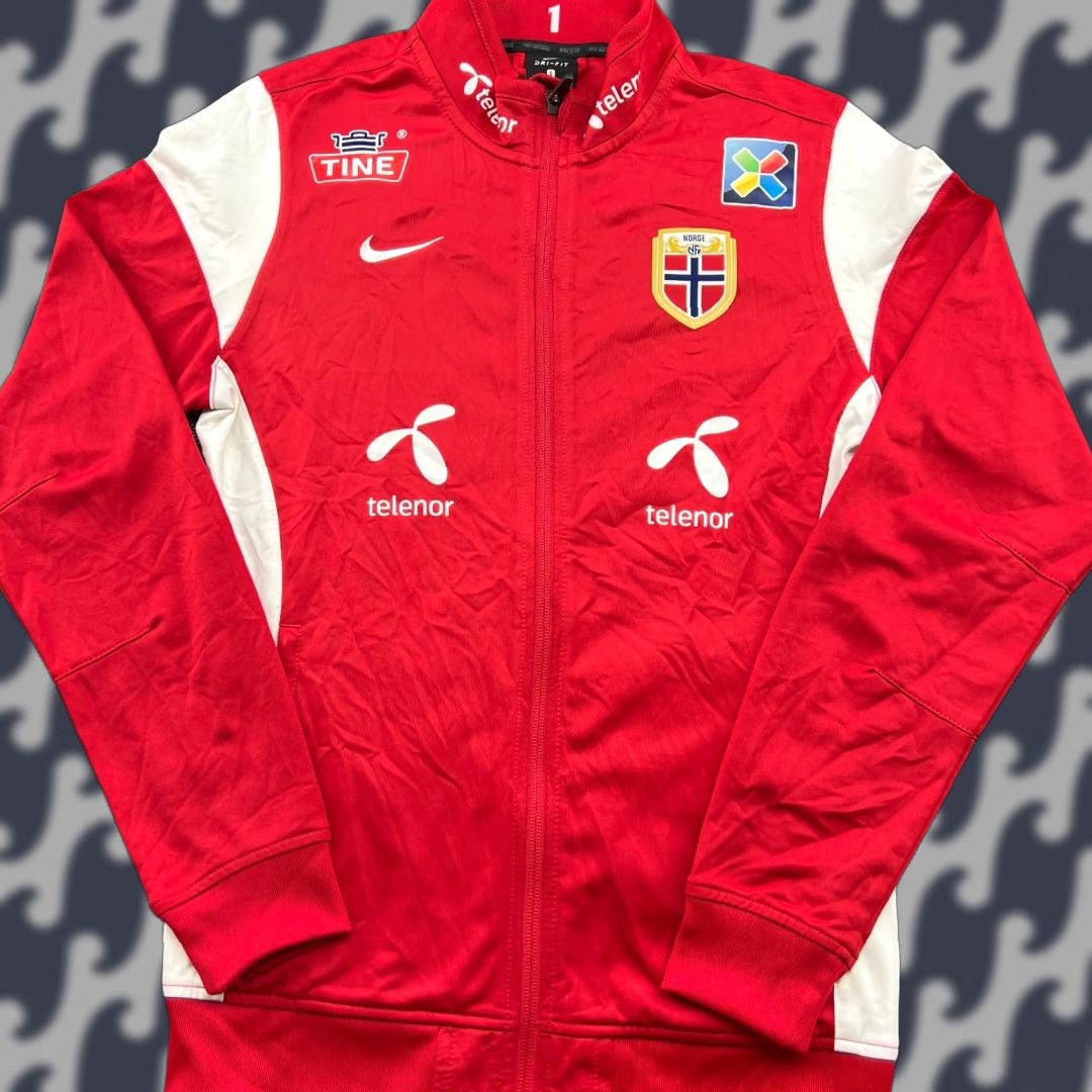 Nike Nike Track Jacket Mens Small Football Norway 2018 2019 Red Full Zip Vintage No Nike Track Jacket Mens Small Red Nike Size US S / EU 44-46 / 1 - 1 Thumbnail