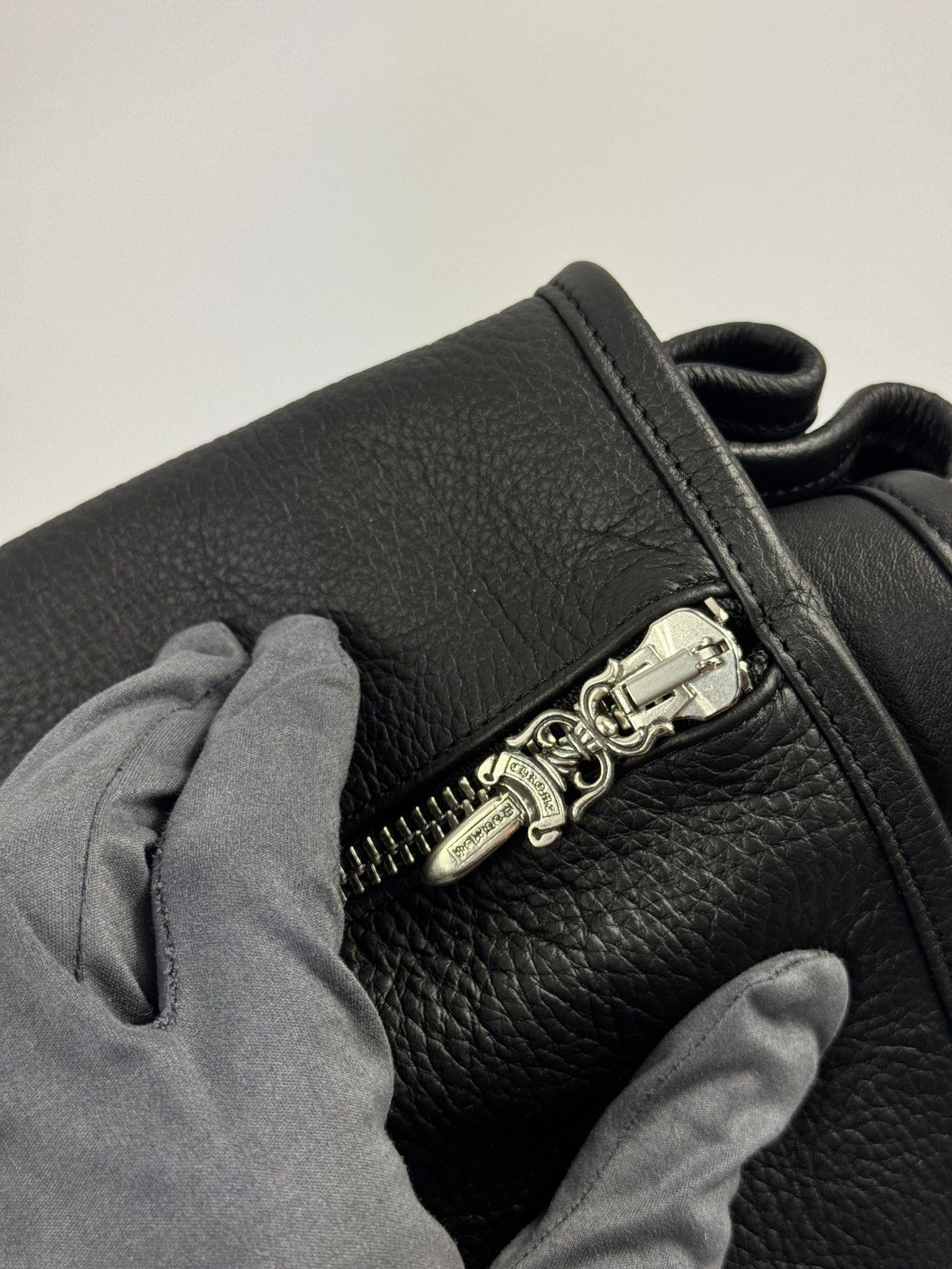 Chrome Hearts CROSS BODY GUNSLINGER MESSENGER BAG Size ONE SIZE - 8 Thumbnail