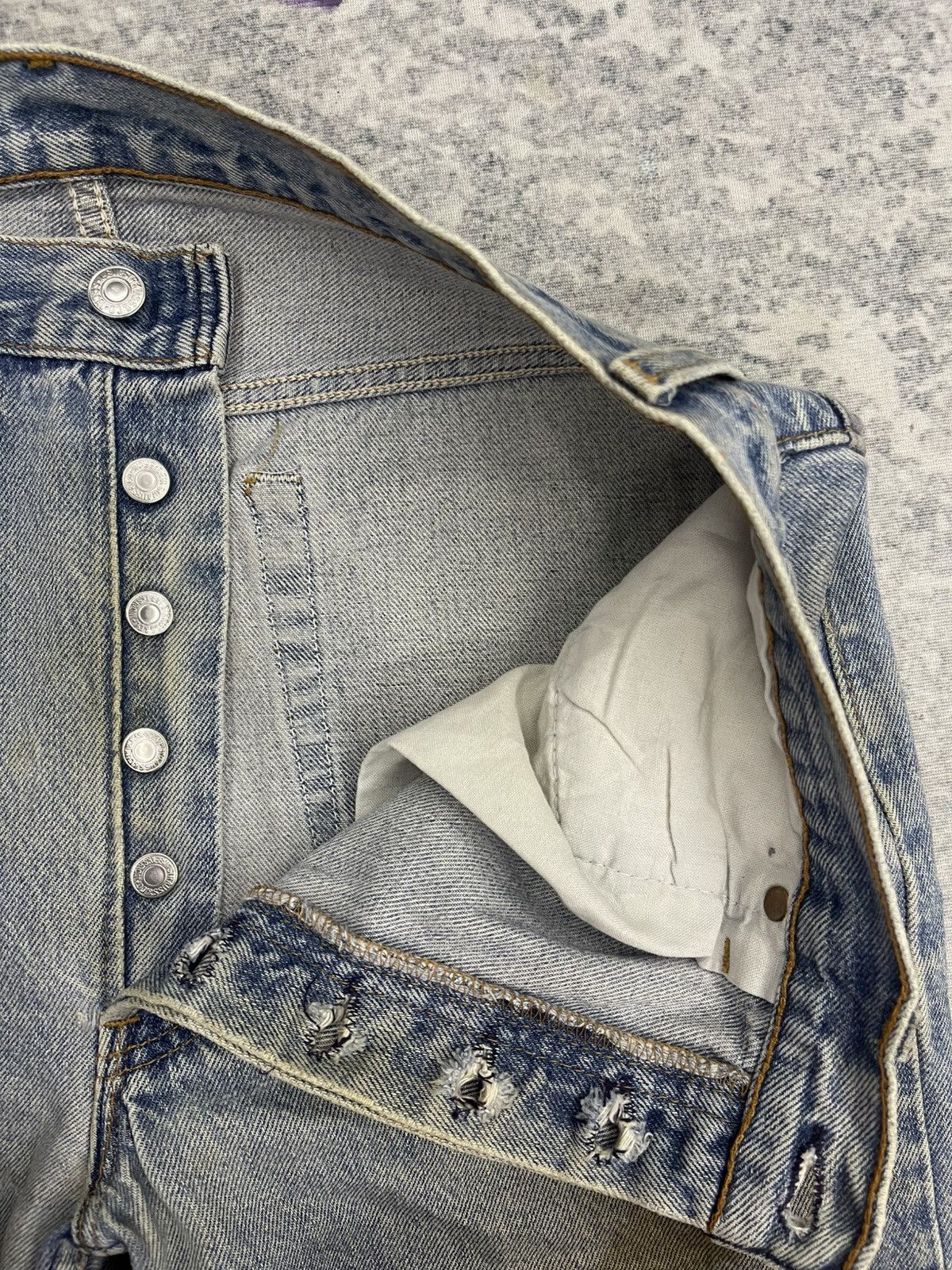 Levi's Vintage 90s Levi’s 501 Light Wash Made in USA – 34x30 Size US 34 / EU 50 - 8 Thumbnail