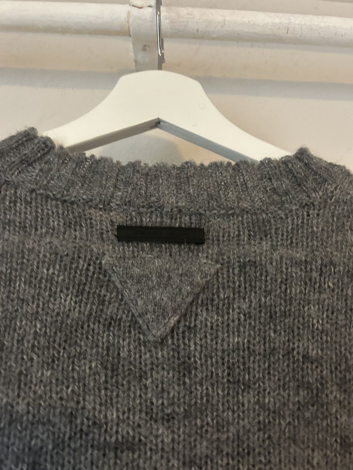 Prada AW2018 Grey Banana Wool Knit Sweater Size US M / EU 48-50 / 2 - 3 Thumbnail