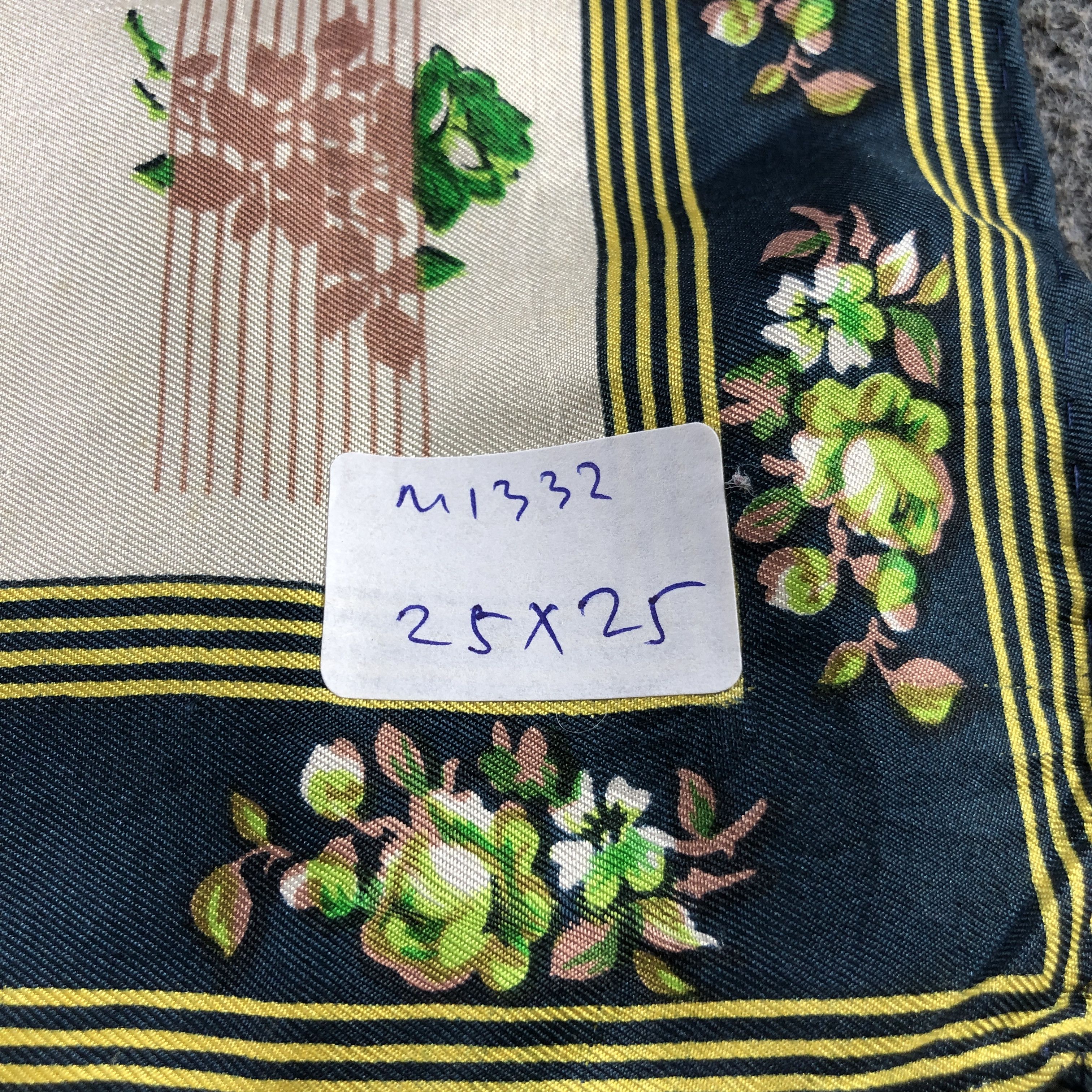 Japanese Brand Vintage Luxury Floral Hand Rolled Silk Scarf M1332 Size ONE SIZE - 11 Thumbnail