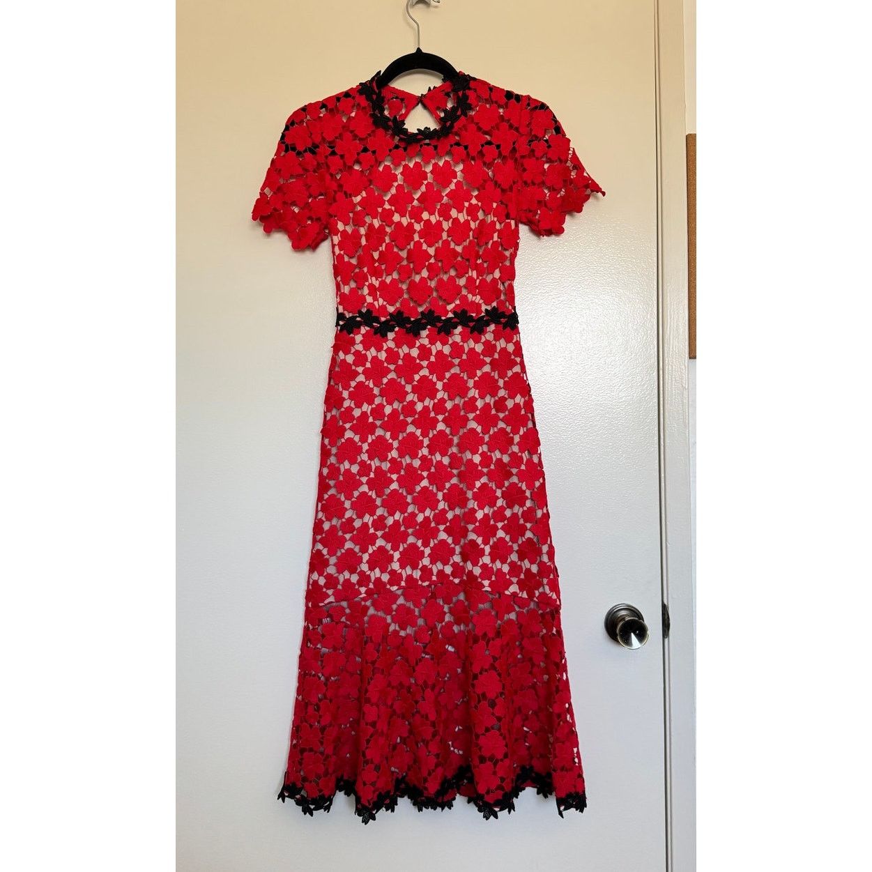 Jil Stuart NWOT Jill Stuart Cherry Lace Midi Dress, Size 0 Size XS / US 0-2 / IT 36-38 - 3 Thumbnail