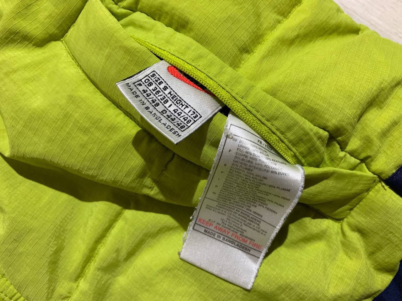 Vintage Mens vintage reversible puffer jacket Nike Size S Size US S / EU 44-46 / 1 - 4 Thumbnail