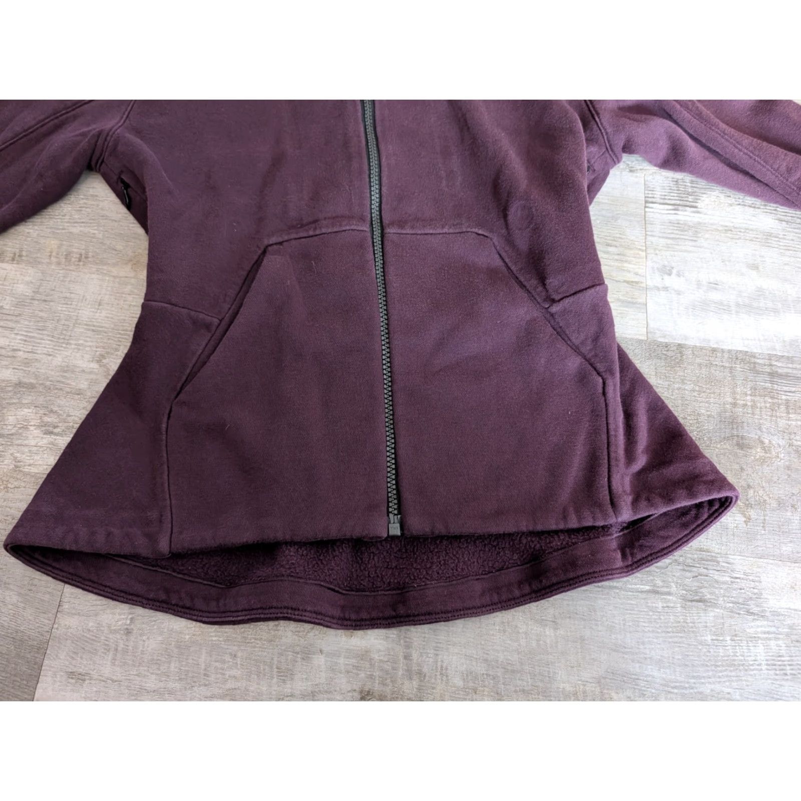 Lululemon Lululemon Destination Hoodie Jacket Women’s Size 4 Black Cherry Fleece Activewear Full Zip Hidden Hood Size S / US 4 / IT 40 - 4 Thumbnail