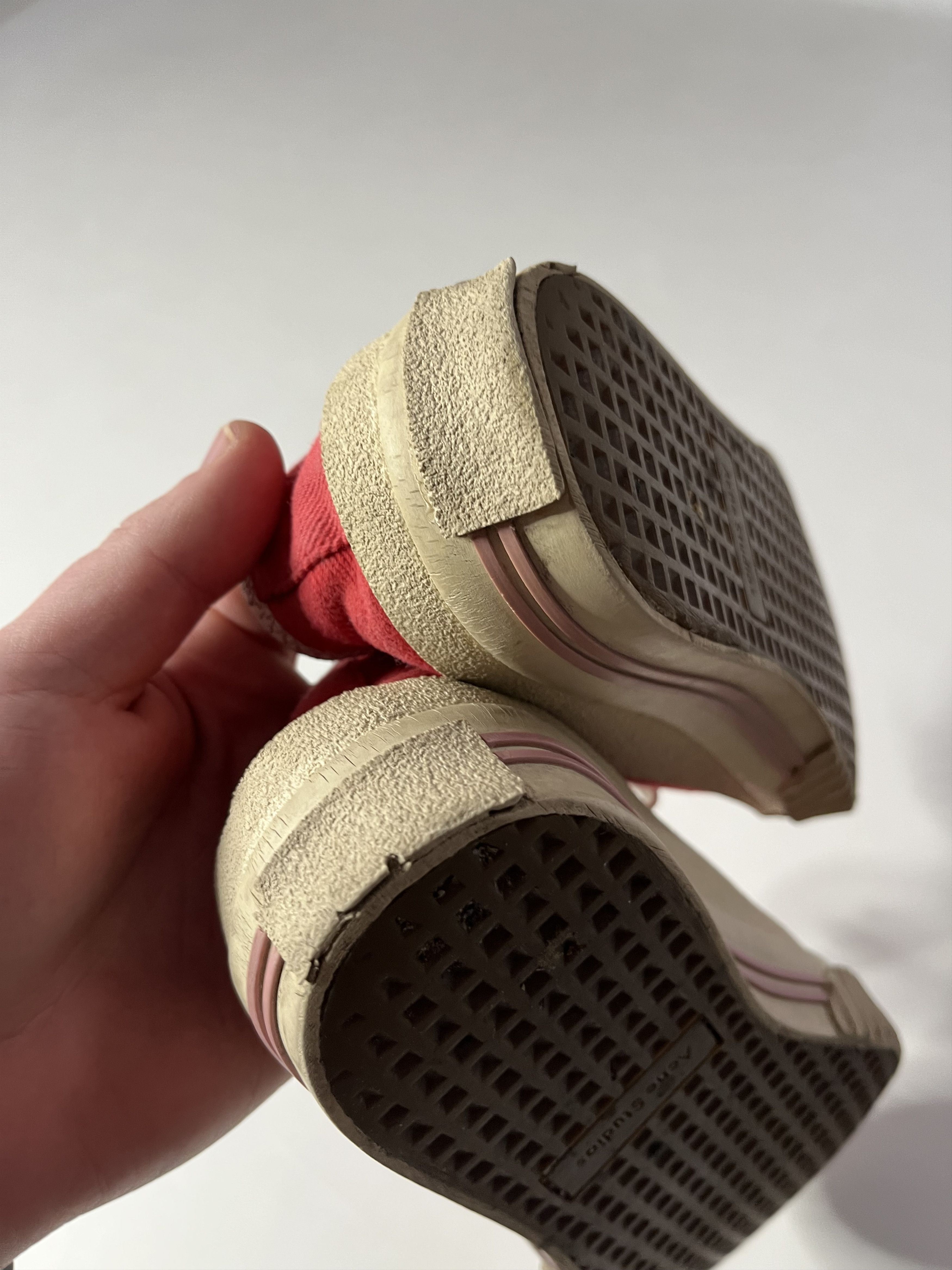 Acne Studios Acne Studios red low sneakers Size US 7.5 / IT 37.5 - 8 Thumbnail