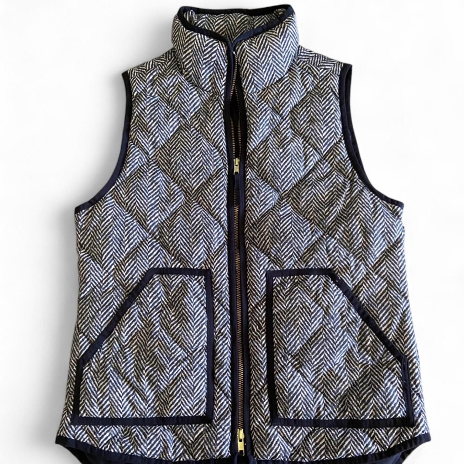 J.Crew J.Crew Black & White Herringbone Quilted Vest Womens Size XS Size XS / US 0-2 / IT 36-38 - 2 Thumbnail