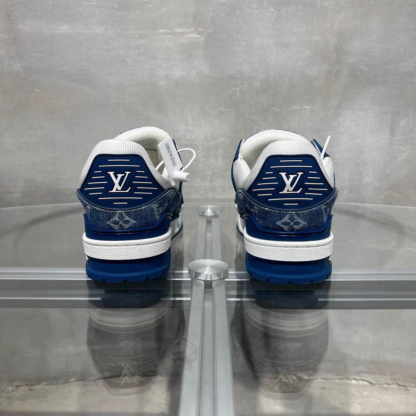 Louis Vuitton LV Trainer White Blue Denim UK3.5 37.5 Size US 6.5 / IT 36.5 - 6 Thumbnail