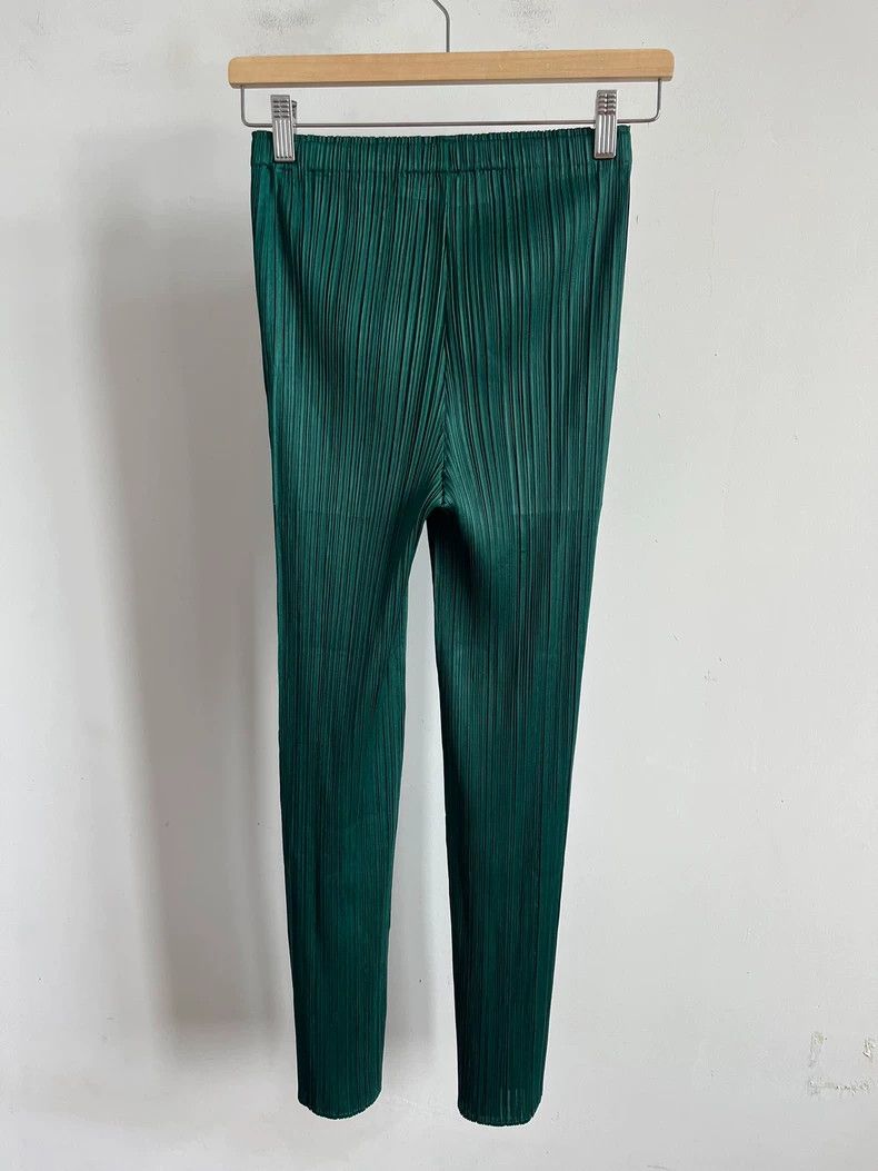 Issey Miyake Issey Miyake size:3 Dark green pleated trousers Size 22" - 2 Thumbnail