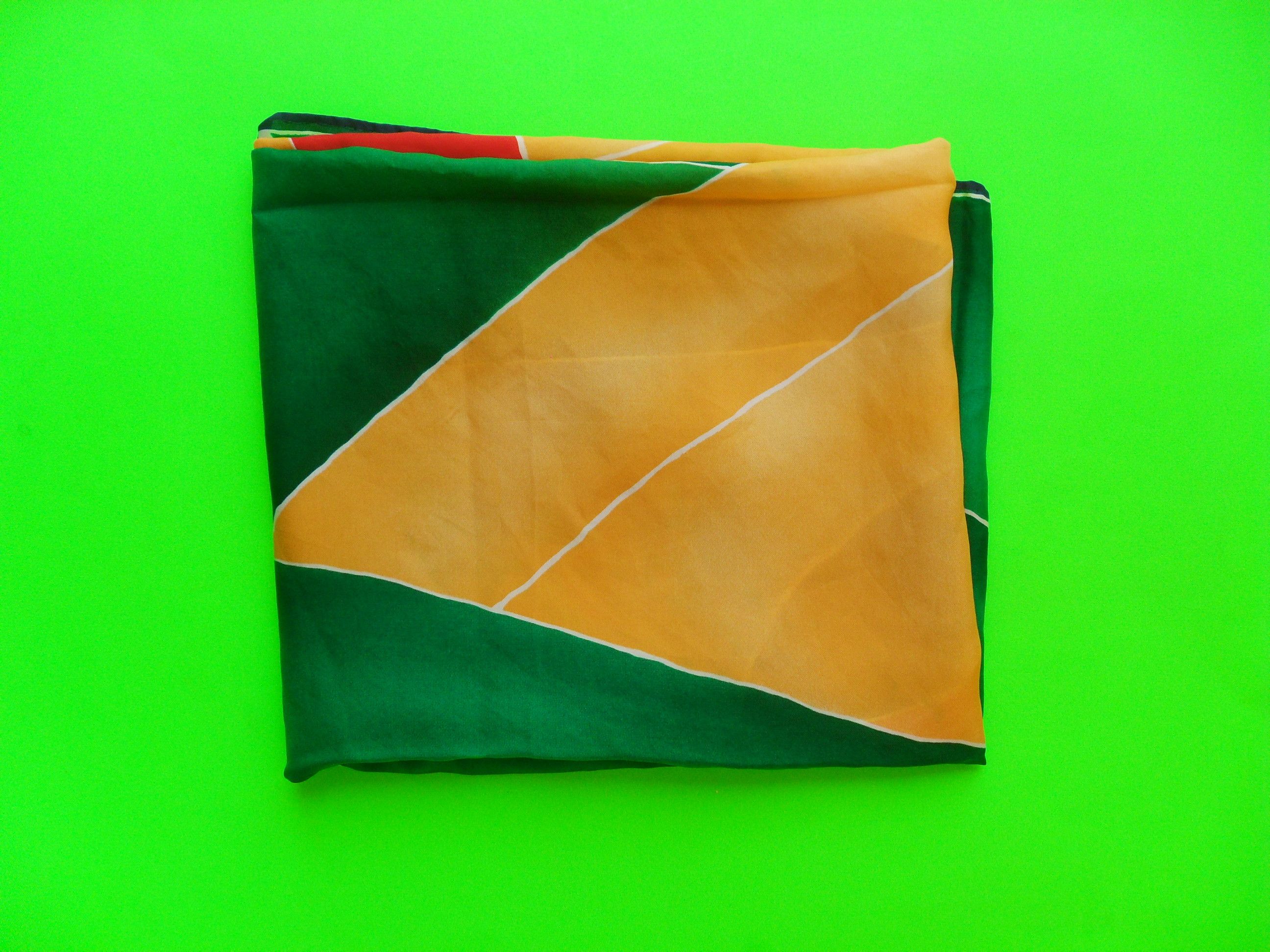 Other Vintage scarf with a plastic art theme. Size ONE SIZE - 3 Thumbnail