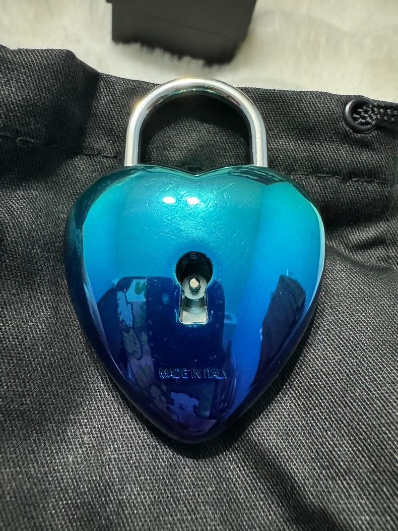 Yves Saint Laurent saint laurent Love gradient padlock 2501-Nextarrow Size ONE SIZE - 5 Thumbnail