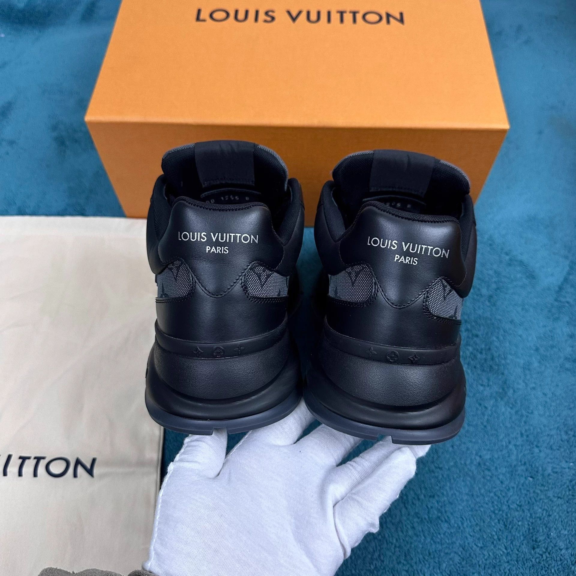 Louis Vuitton LV Calfskin All Over Jacquard Low Top Black US8/42 Size US 9 / EU 42 - 4 Thumbnail