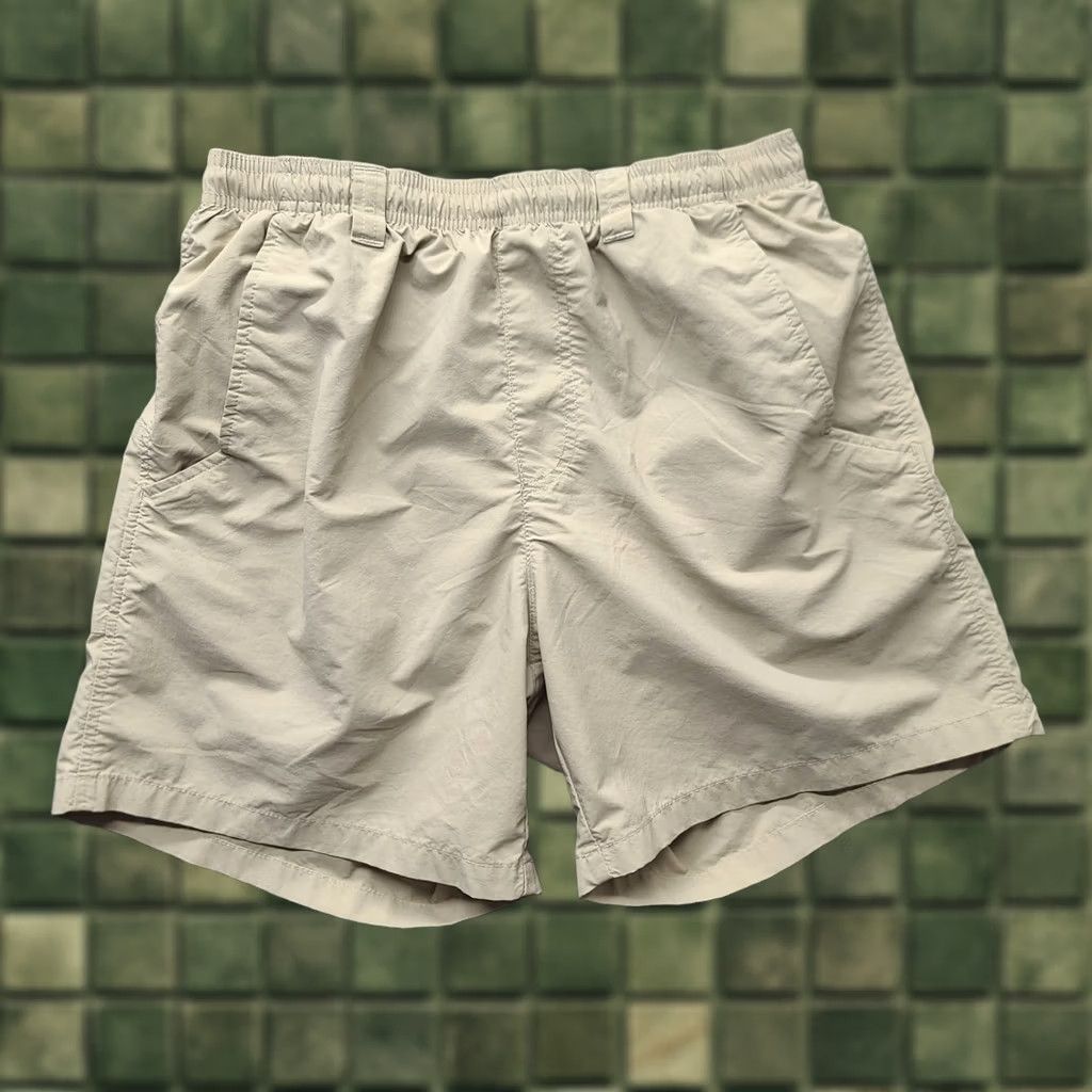 Vintage Columbia PFG Shorts Womens S Regular Beige Nylon Microfiber Cargo Front Zipper Logo Pocket Outdoors 6in Inseam Fall Spring Summer Fish Hiking Walking Size 28" / US 6 / IT 42 - 1 Thumbnail