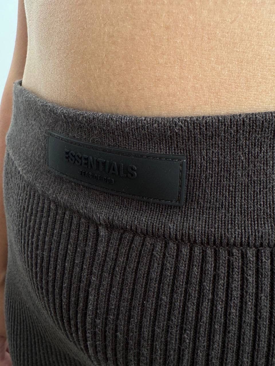 Fear of God Essentials Fear of God Brown Rib Leggings Rib knit FW25 Size 34" / US 12 / IT 48 - 3 Thumbnail