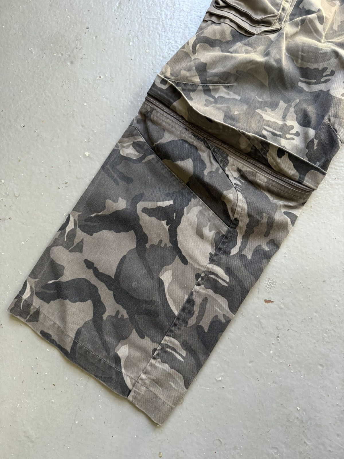 Loose fitting tactical cargos