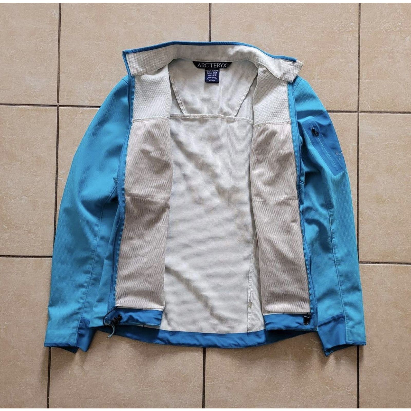 Arc'teryx Vintage Arc'teryx Light Soft Shell jacket Size M / US 6-8 / IT 42-44 - 3 Thumbnail