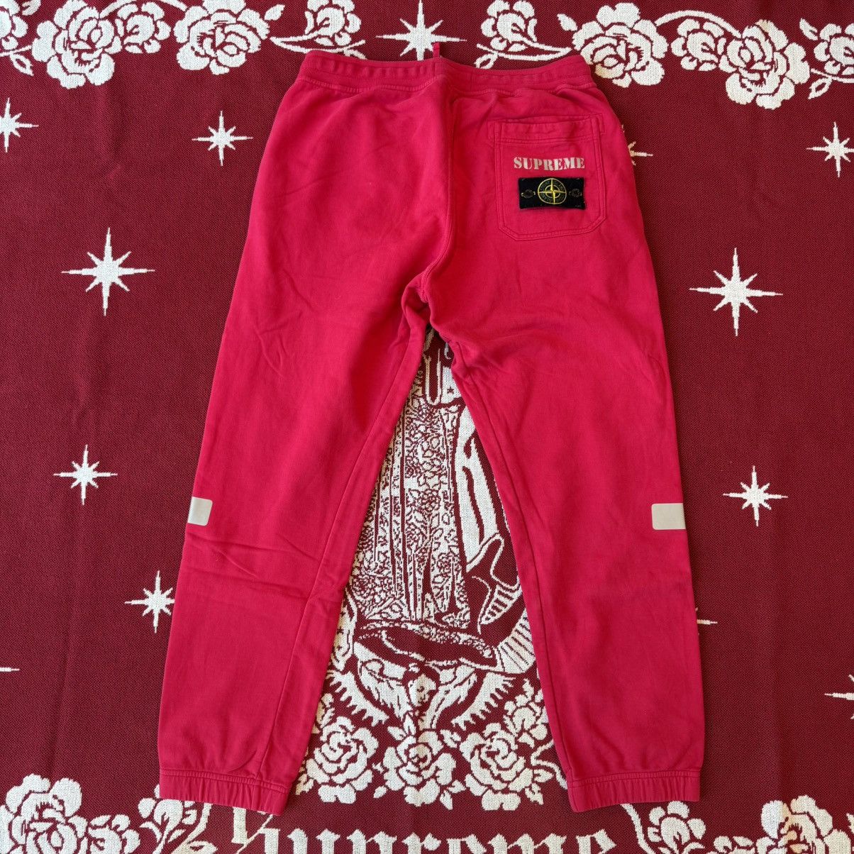 Stone Island × Supreme Used FW17 Supreme Stone Island Sweatpants Size L Magenta Size US 34 / EU 50 - 11 Thumbnail