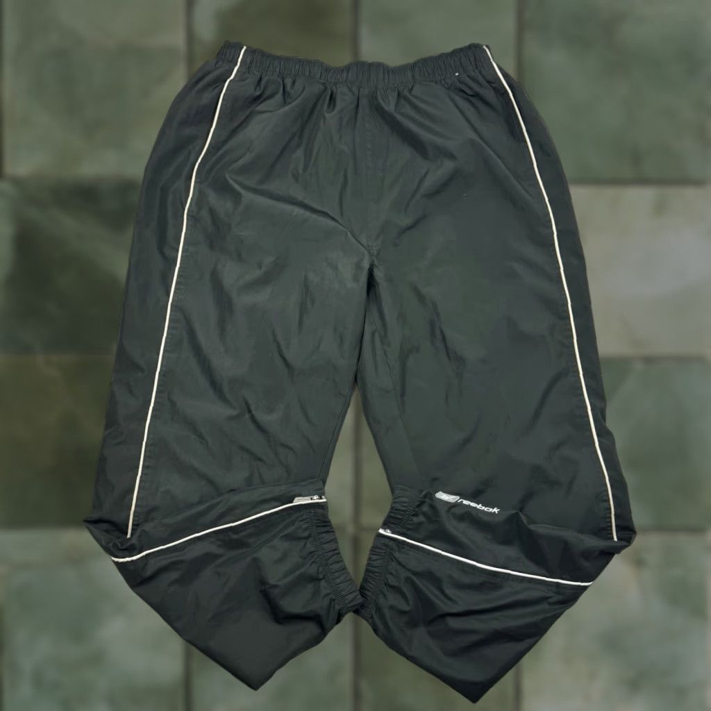 Reebok VINTAGE Reebok Track Pants Men XL Black Relaxed 30in 90s Y2K Hipster Sports Athletic Baggy Drawstring Pants women? No gender specified. Size US 36 / EU 52 - 1 Thumbnail