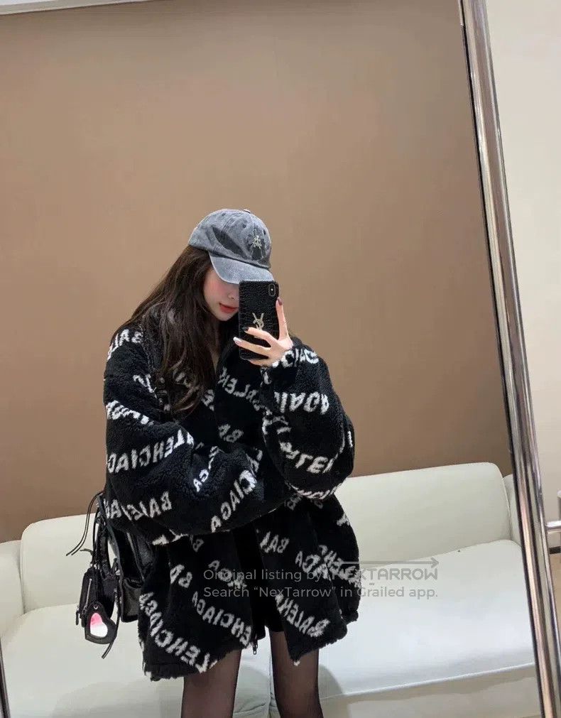 Balenciaga Balenciaga Full Print Letter Stand Collar Loose Shoulder S Size XXS / US 00 / IT 34 - 8 Thumbnail