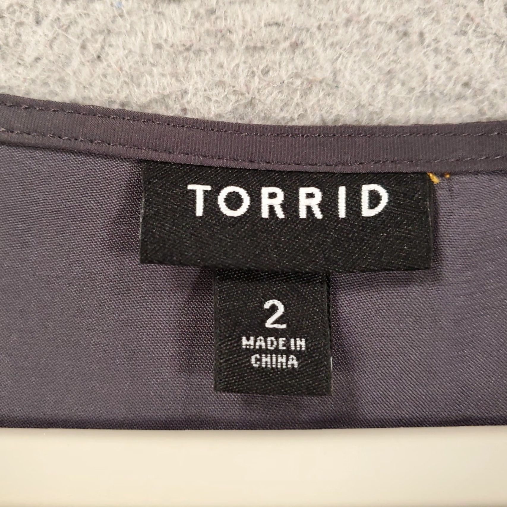 Torrid Torrid Womens 2X Gray Top Button Up V Neck Short Sleeve Pullover 2X Torrid Size XXL / US 16-18 / IT 52-54 - 5 Thumbnail