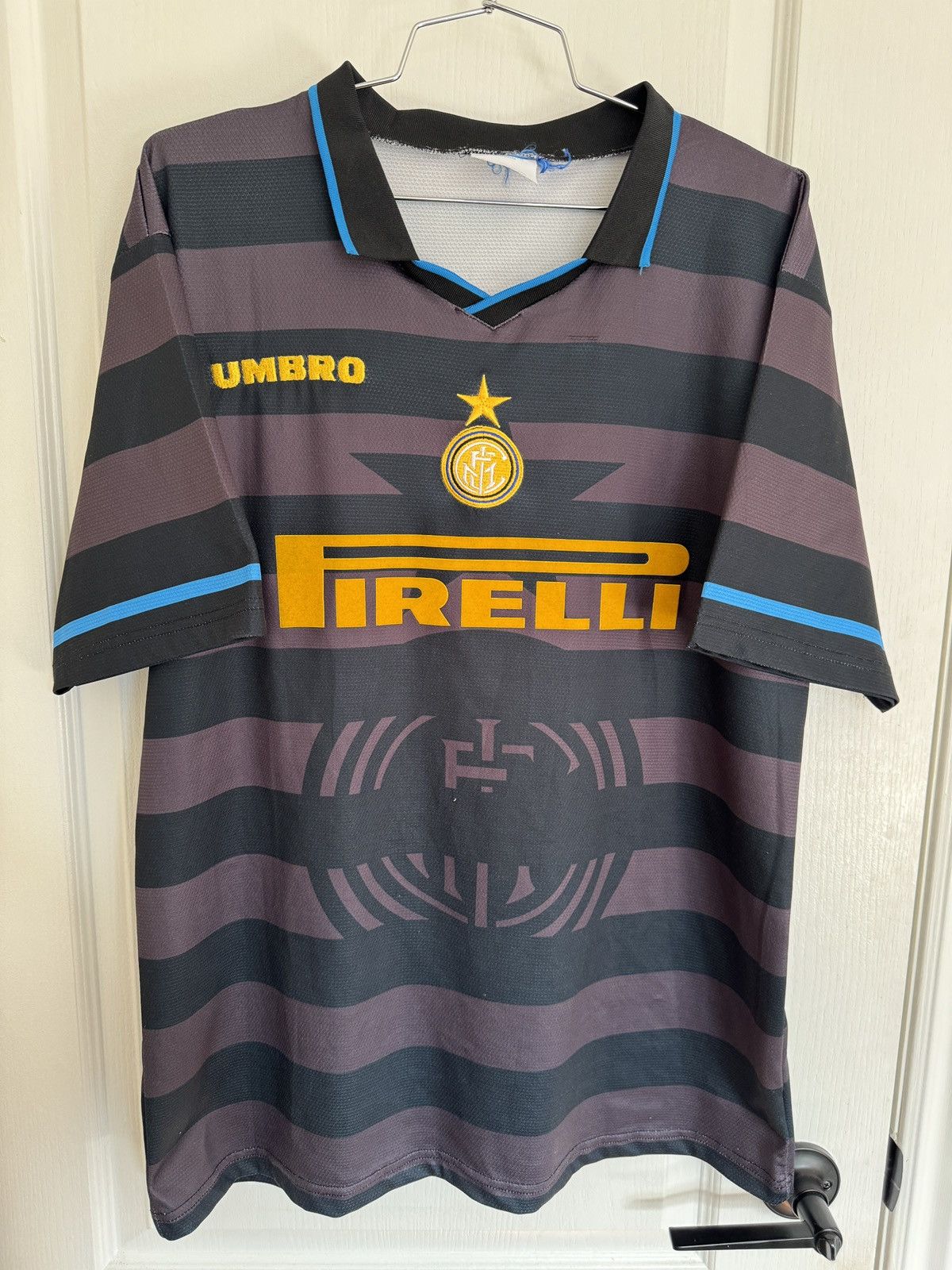 image of Umbro Ronaldo Inter Milan 1997/1998 Away Jersey in Black, Men's (Size Large)